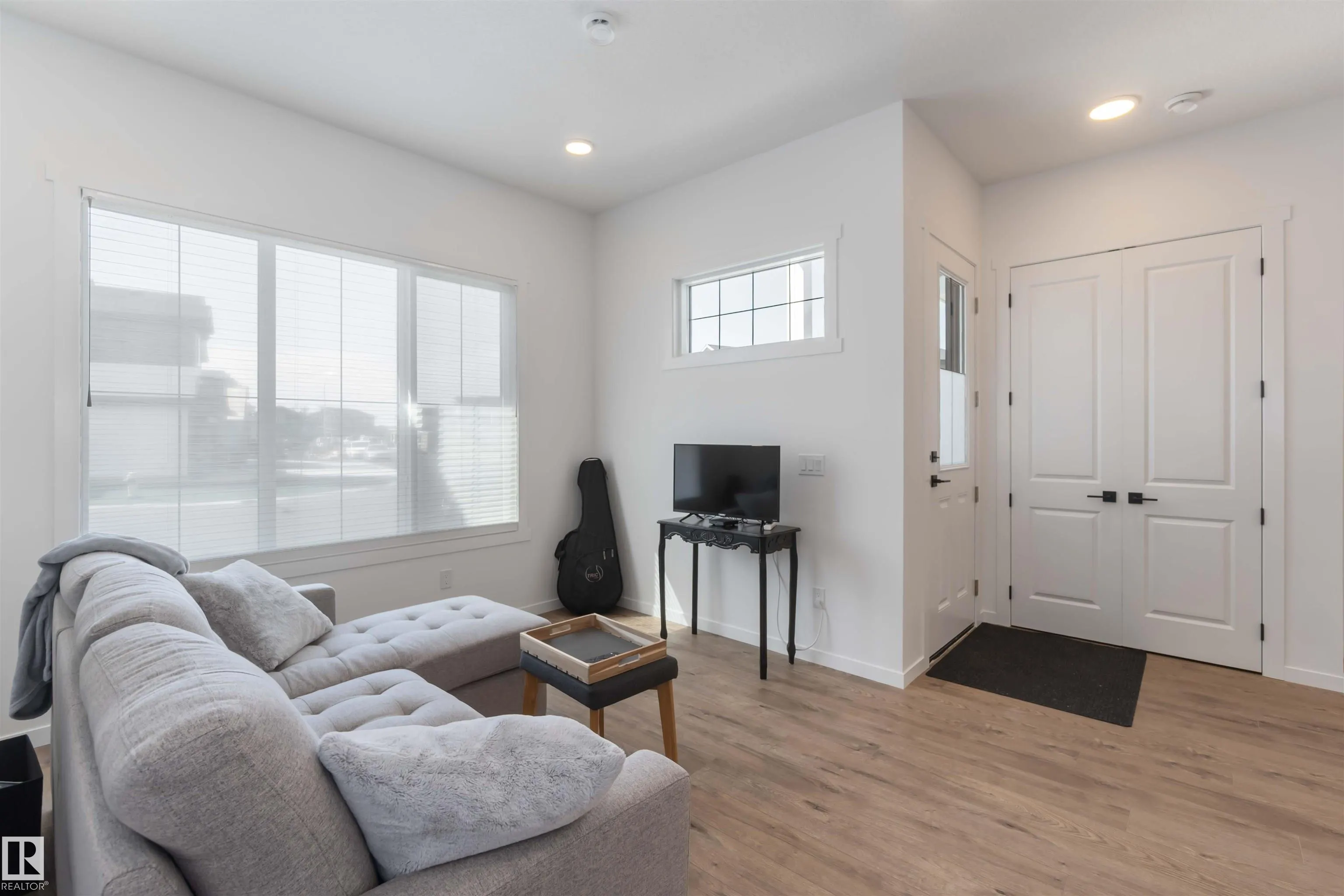 19 DEER MEADOW Crescent