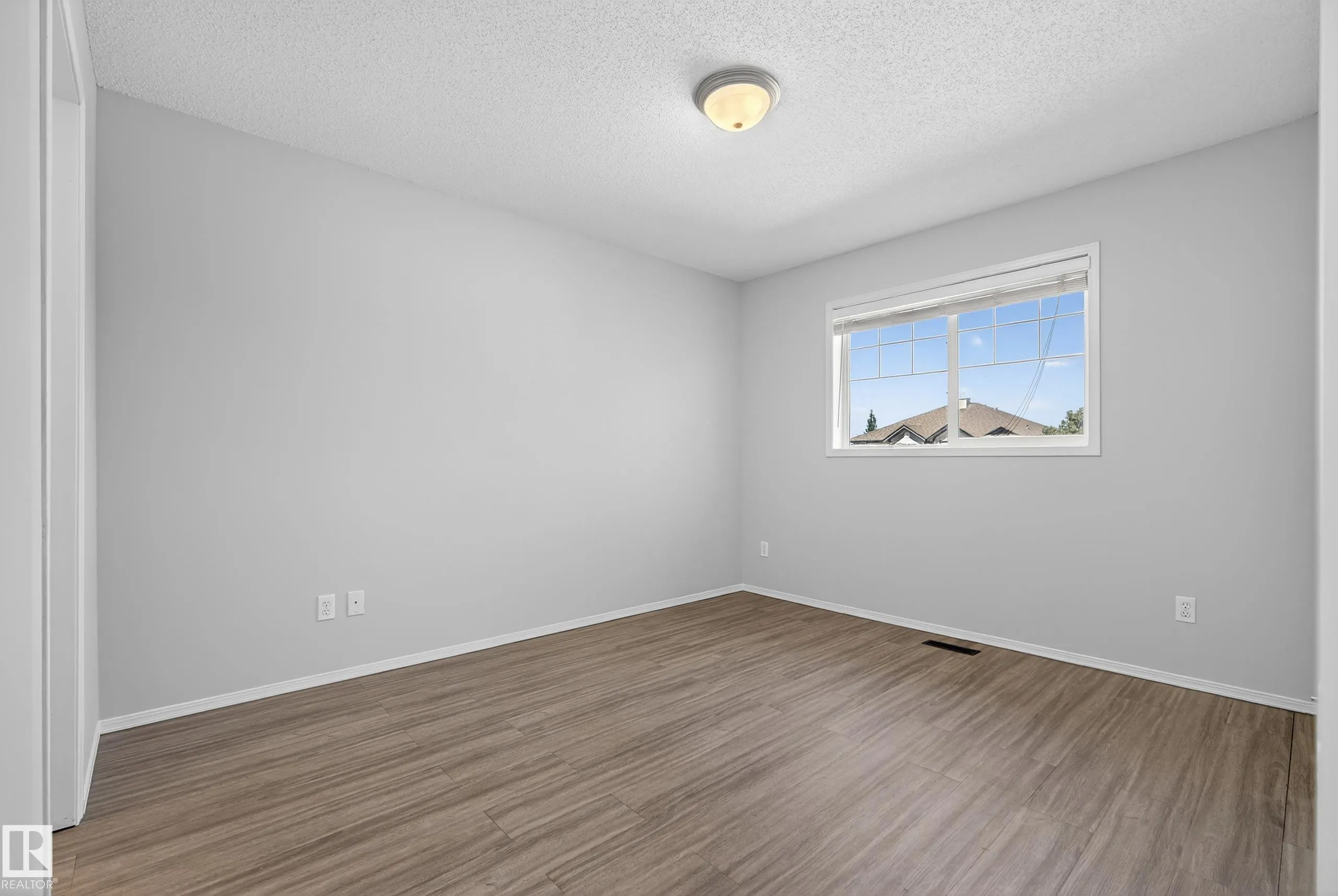 52 NEVIS Close