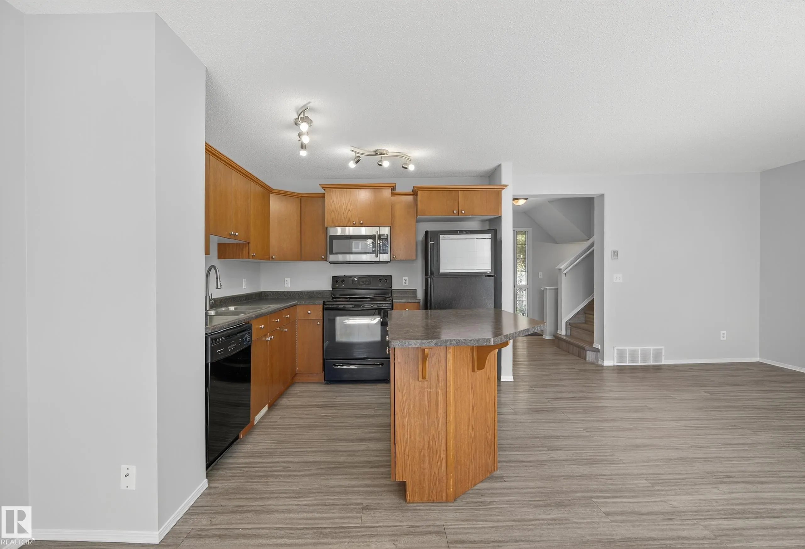 52 NEVIS Close
