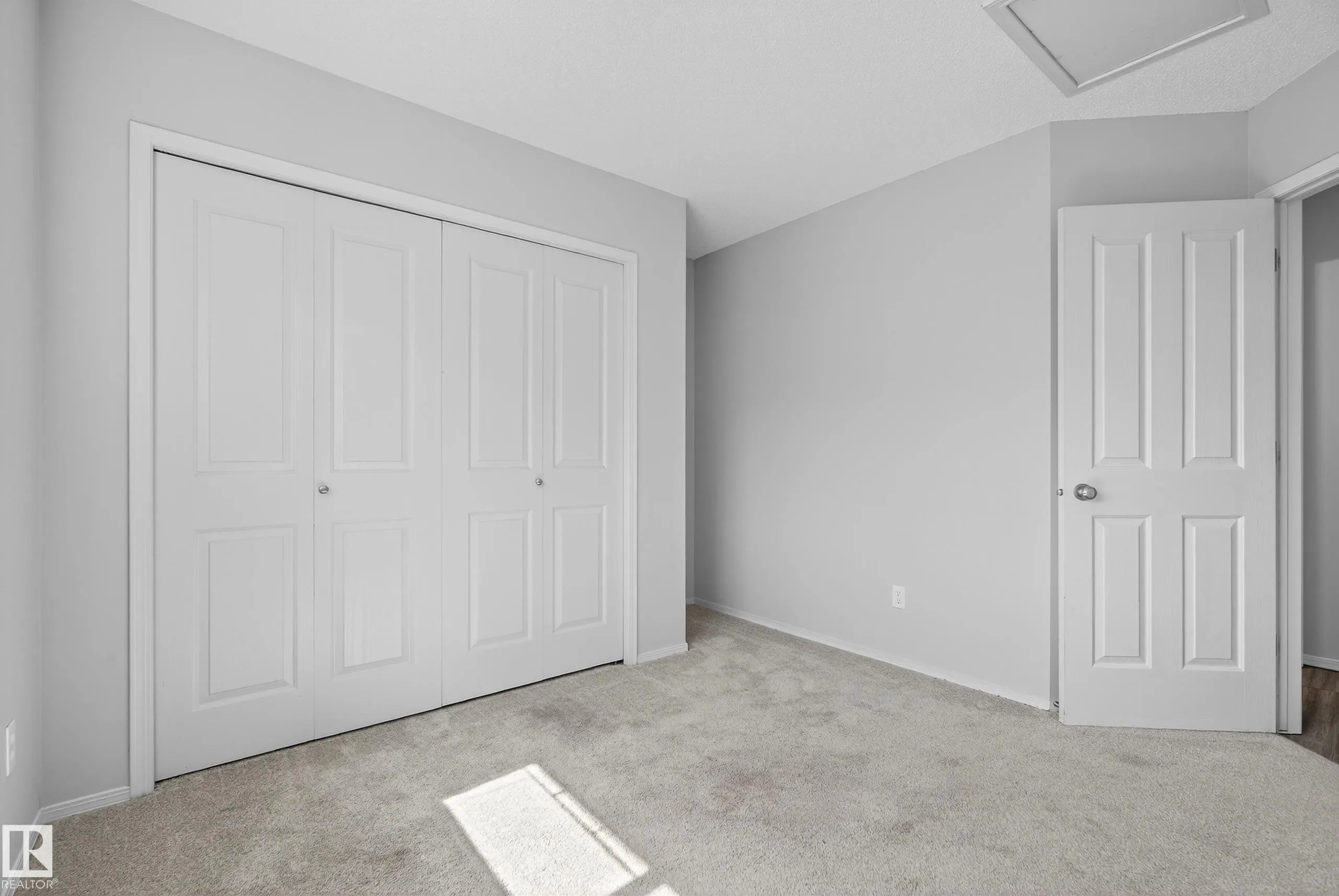 52 NEVIS Close