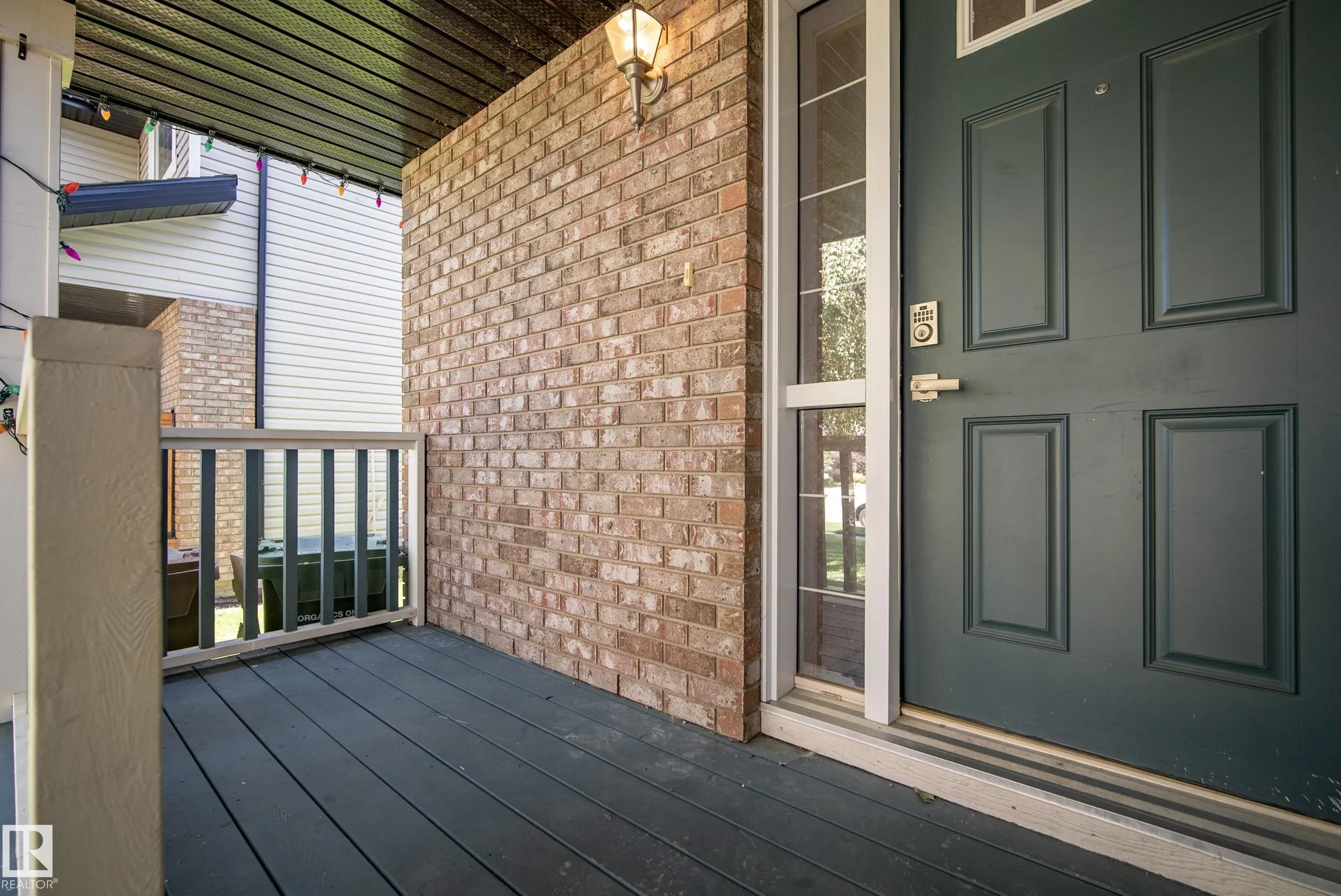 52 NEVIS Close