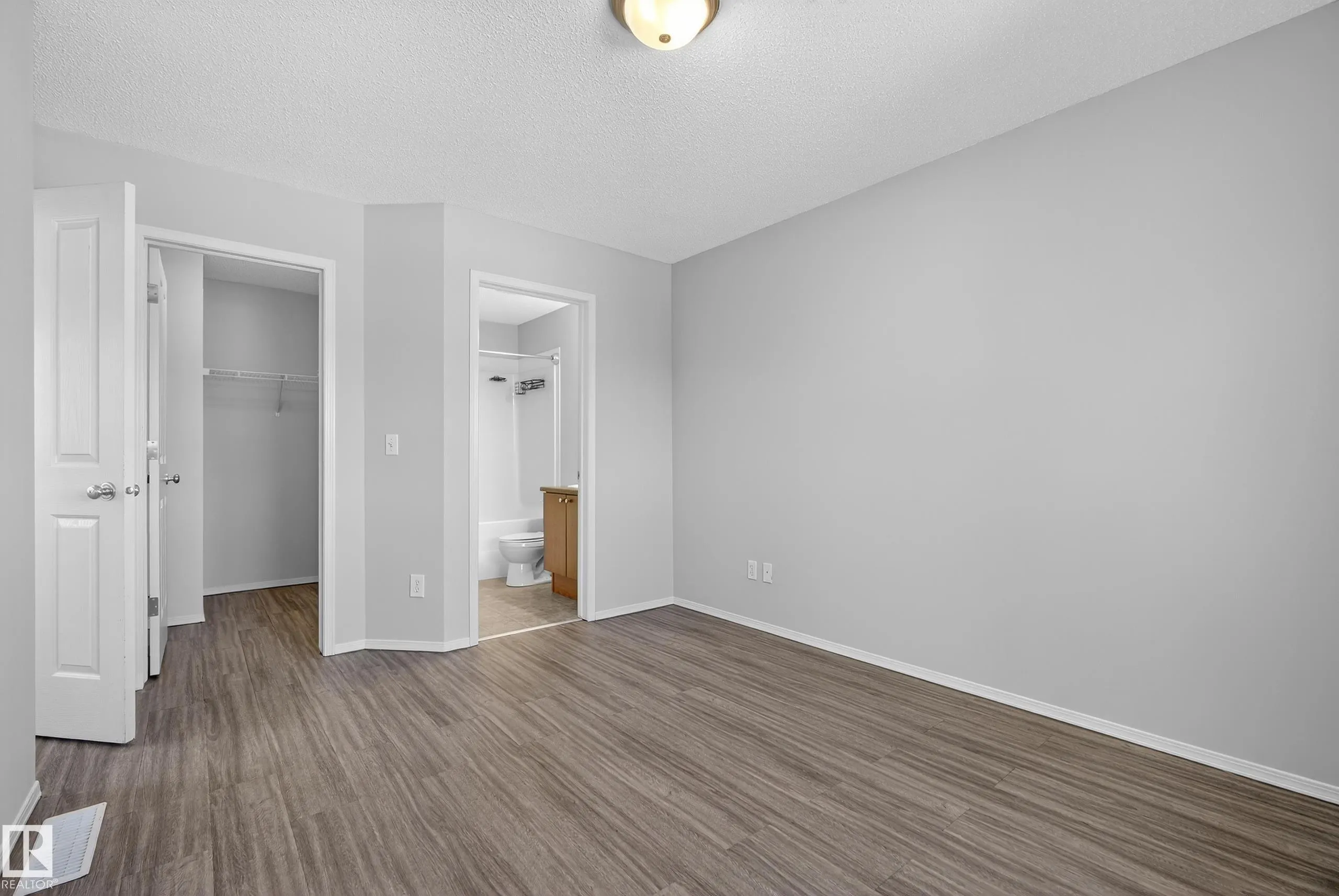 52 NEVIS Close