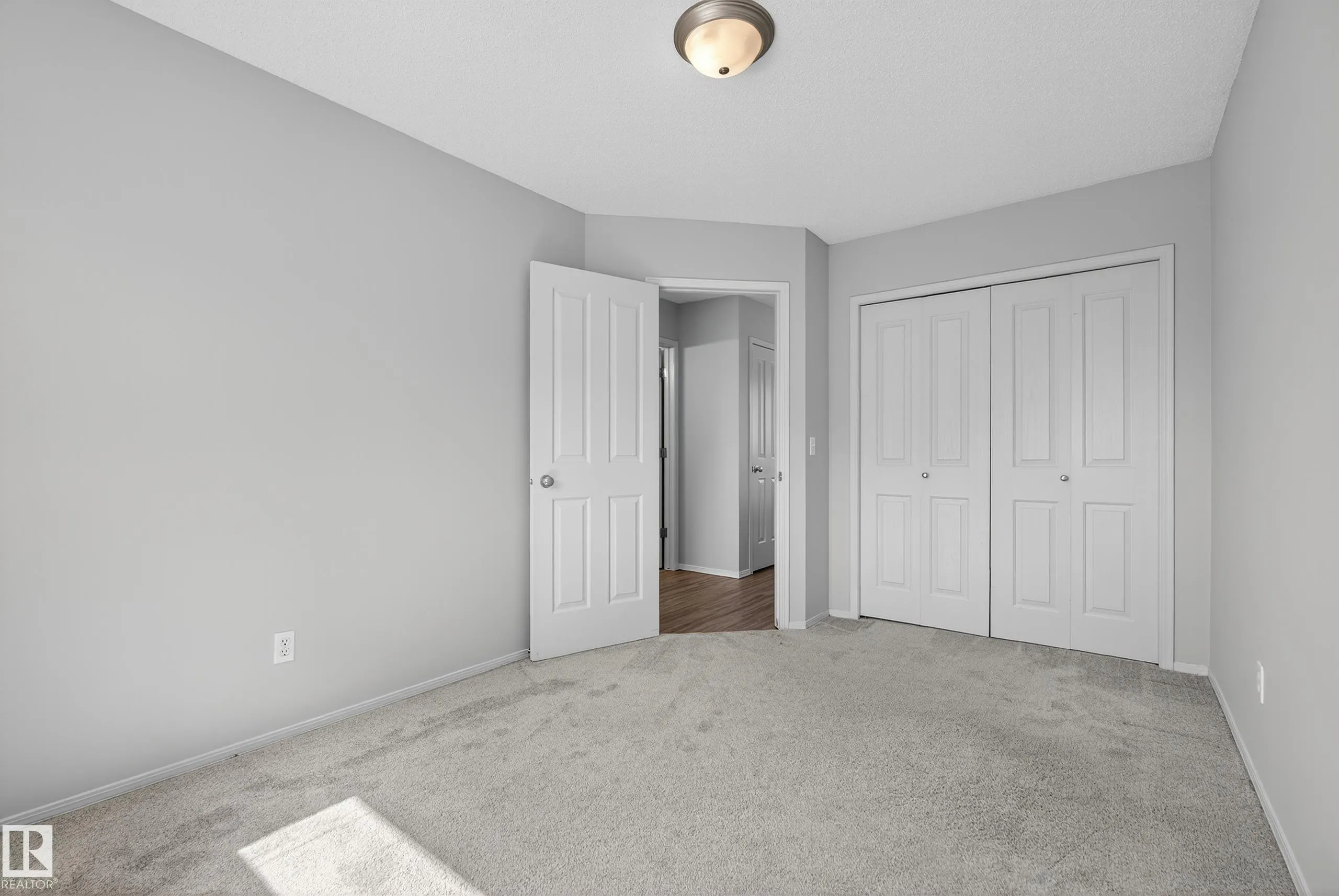 52 NEVIS Close
