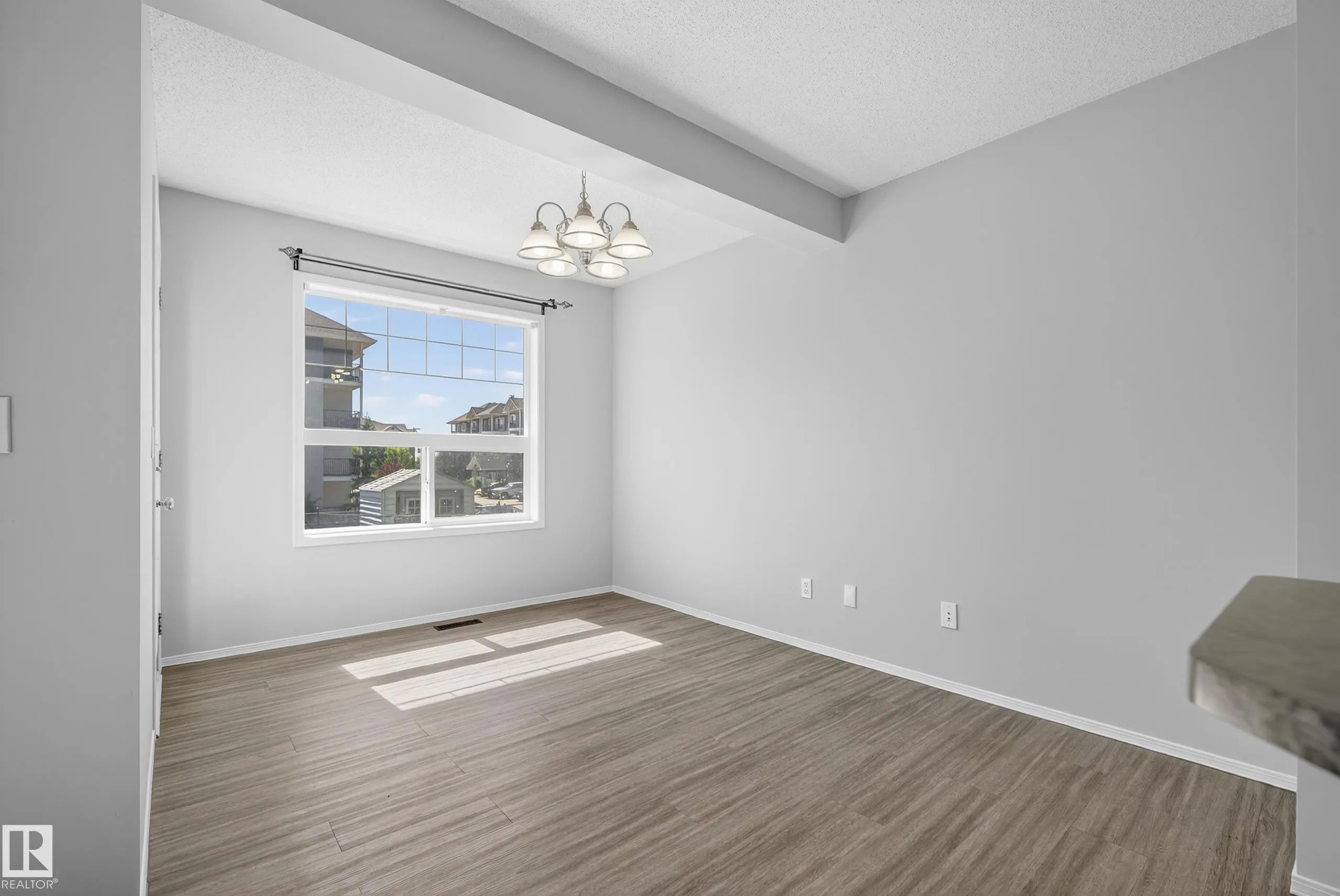 52 NEVIS Close