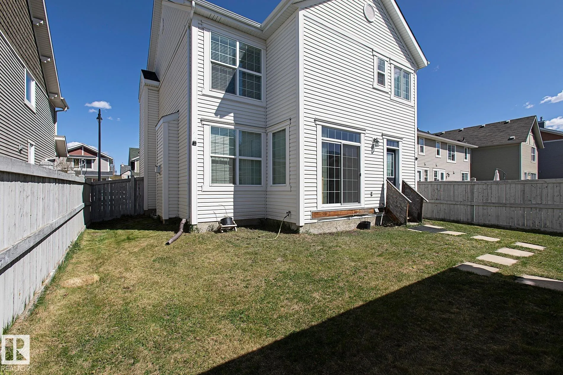 711 DECOTEAU Way