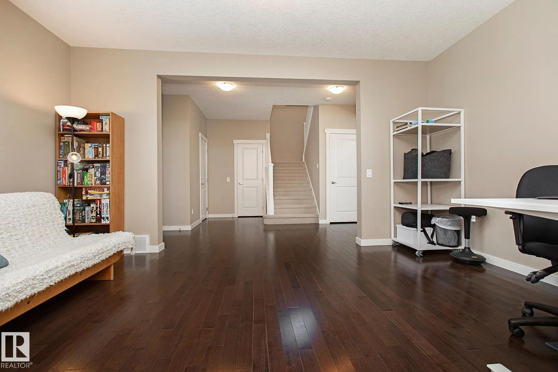 711 DECOTEAU Way