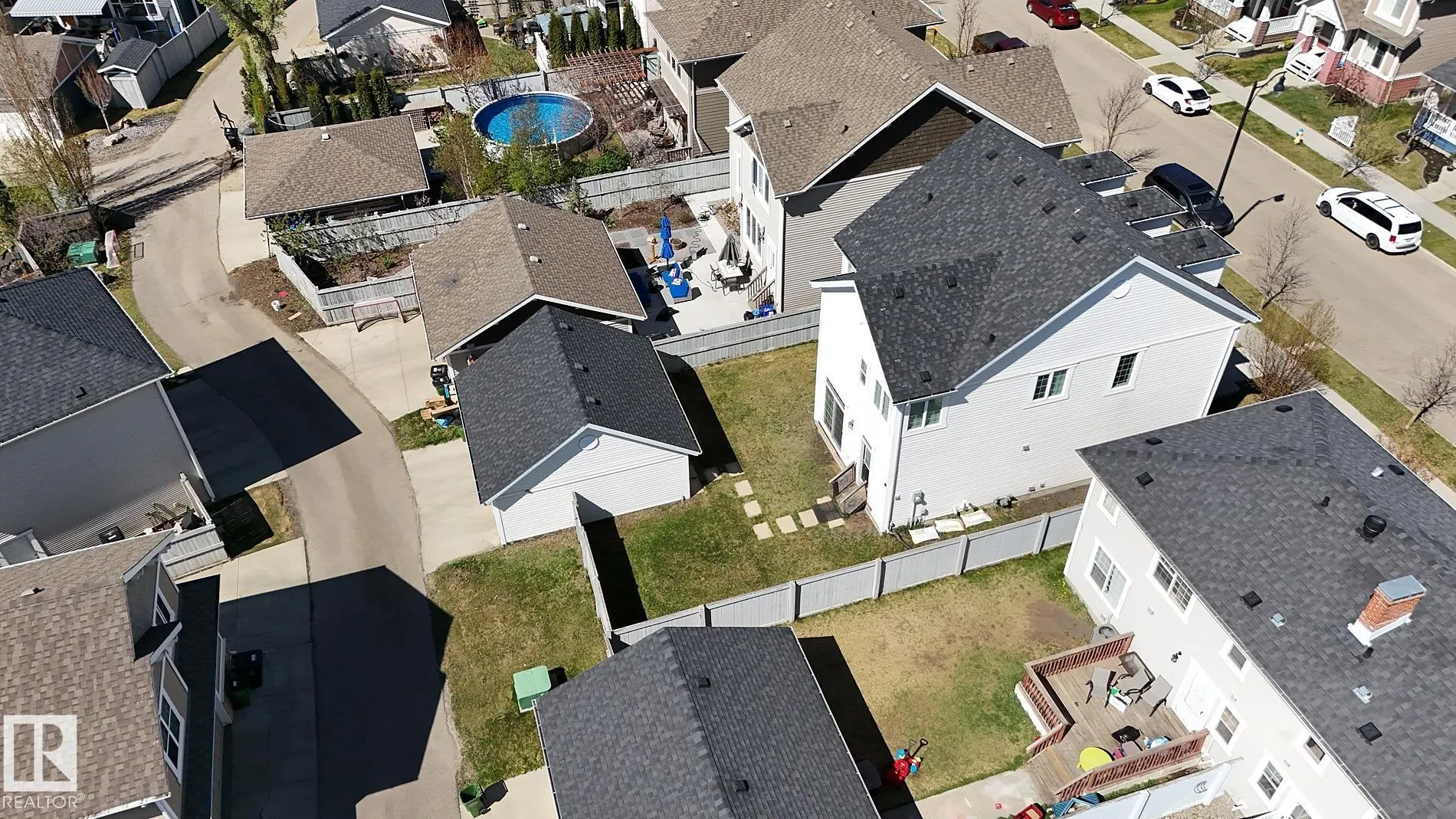 711 DECOTEAU Way