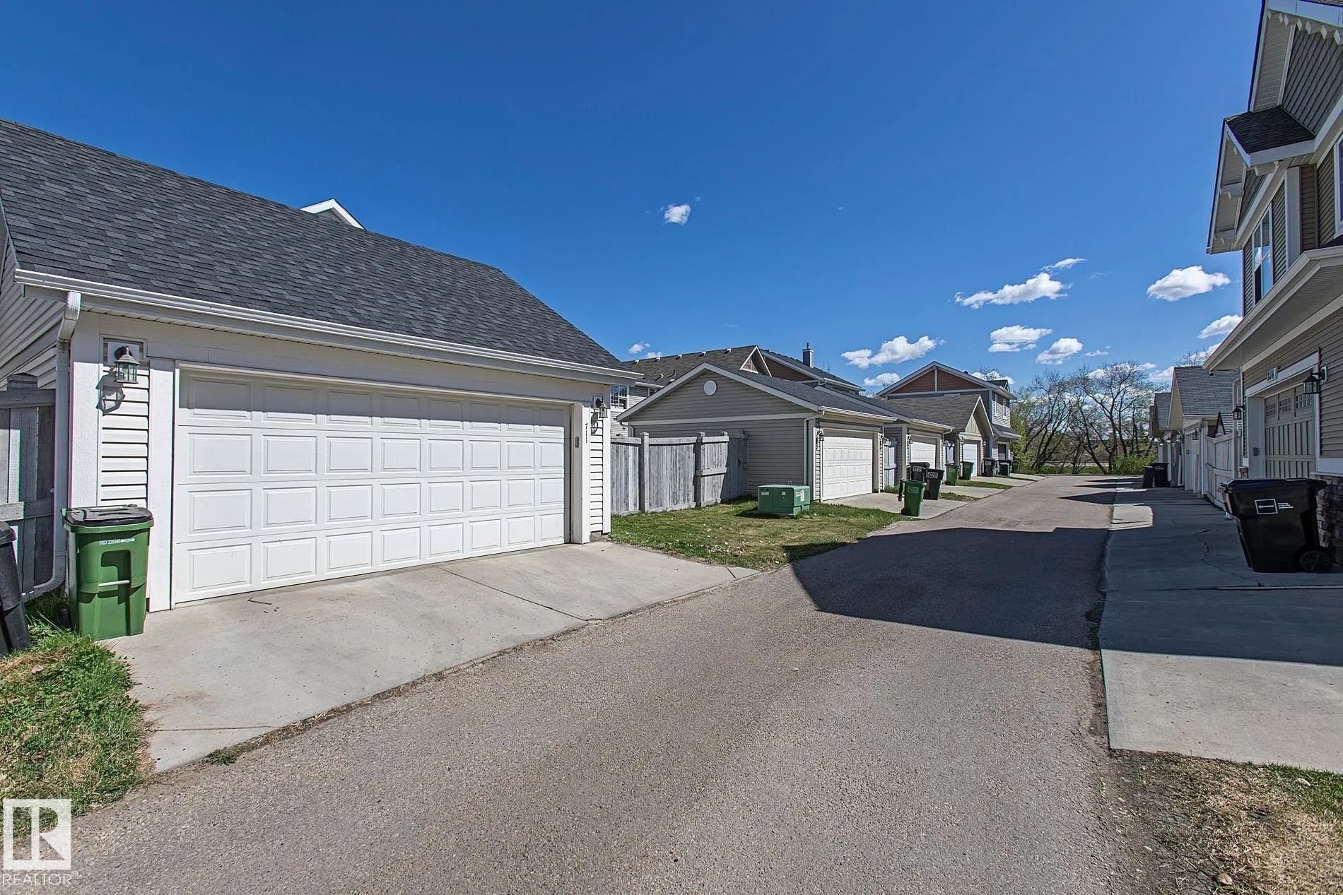 711 DECOTEAU Way