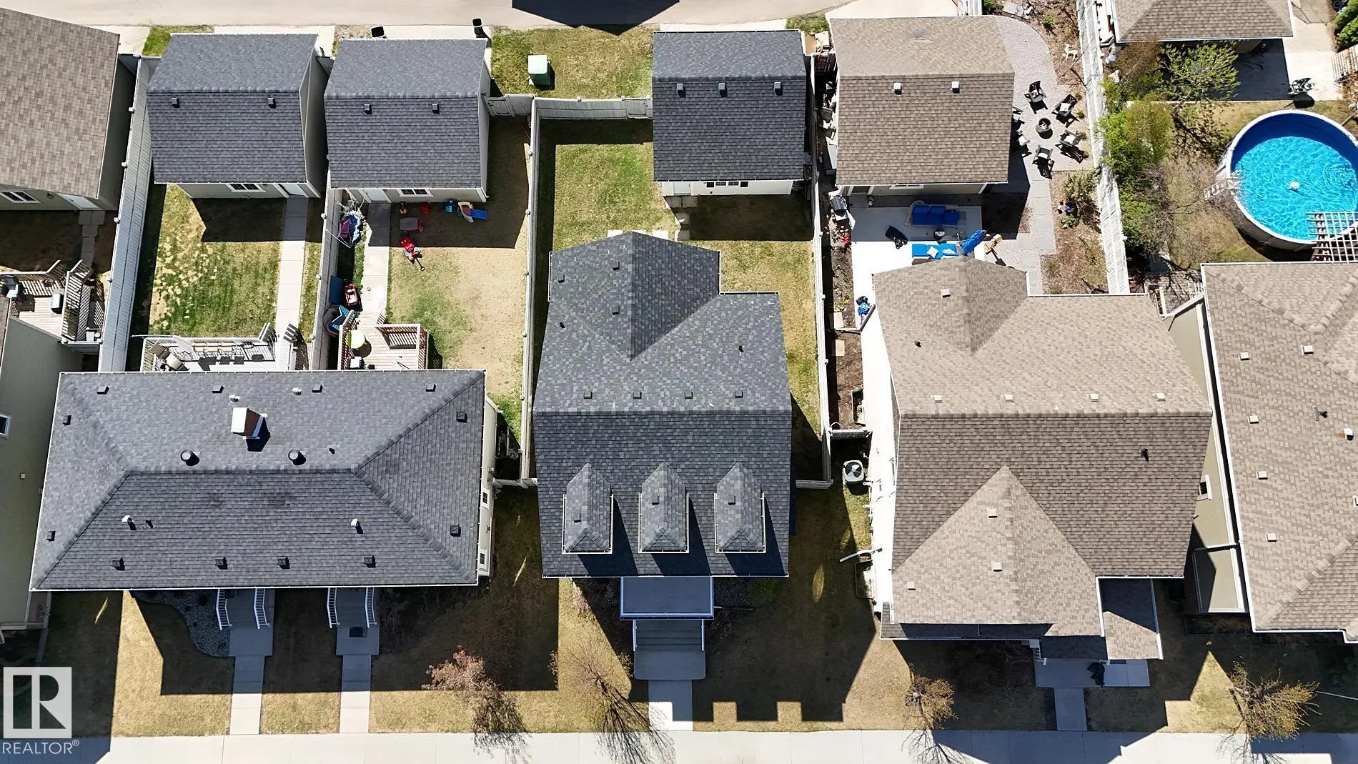 711 DECOTEAU Way