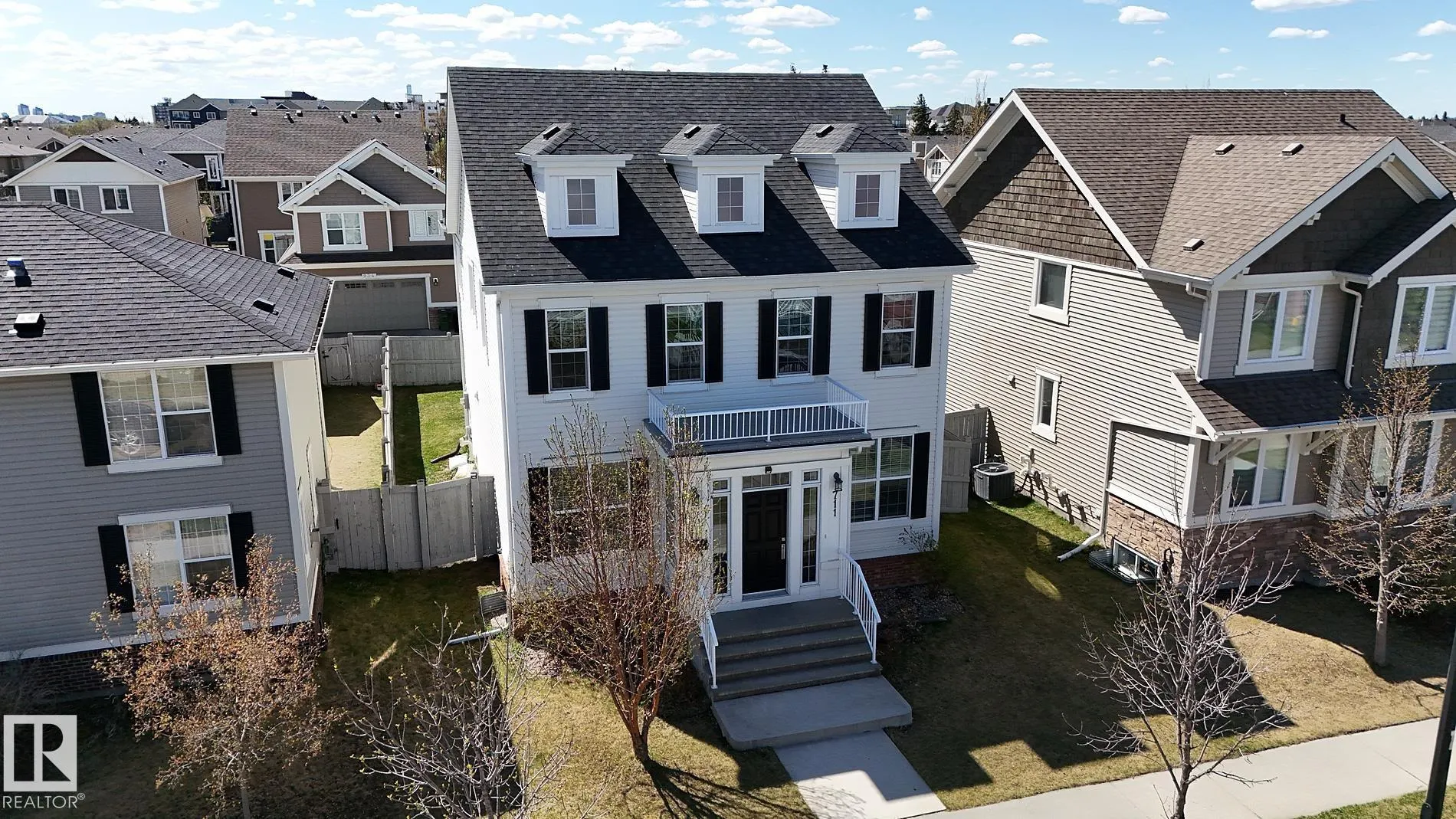 711 DECOTEAU Way