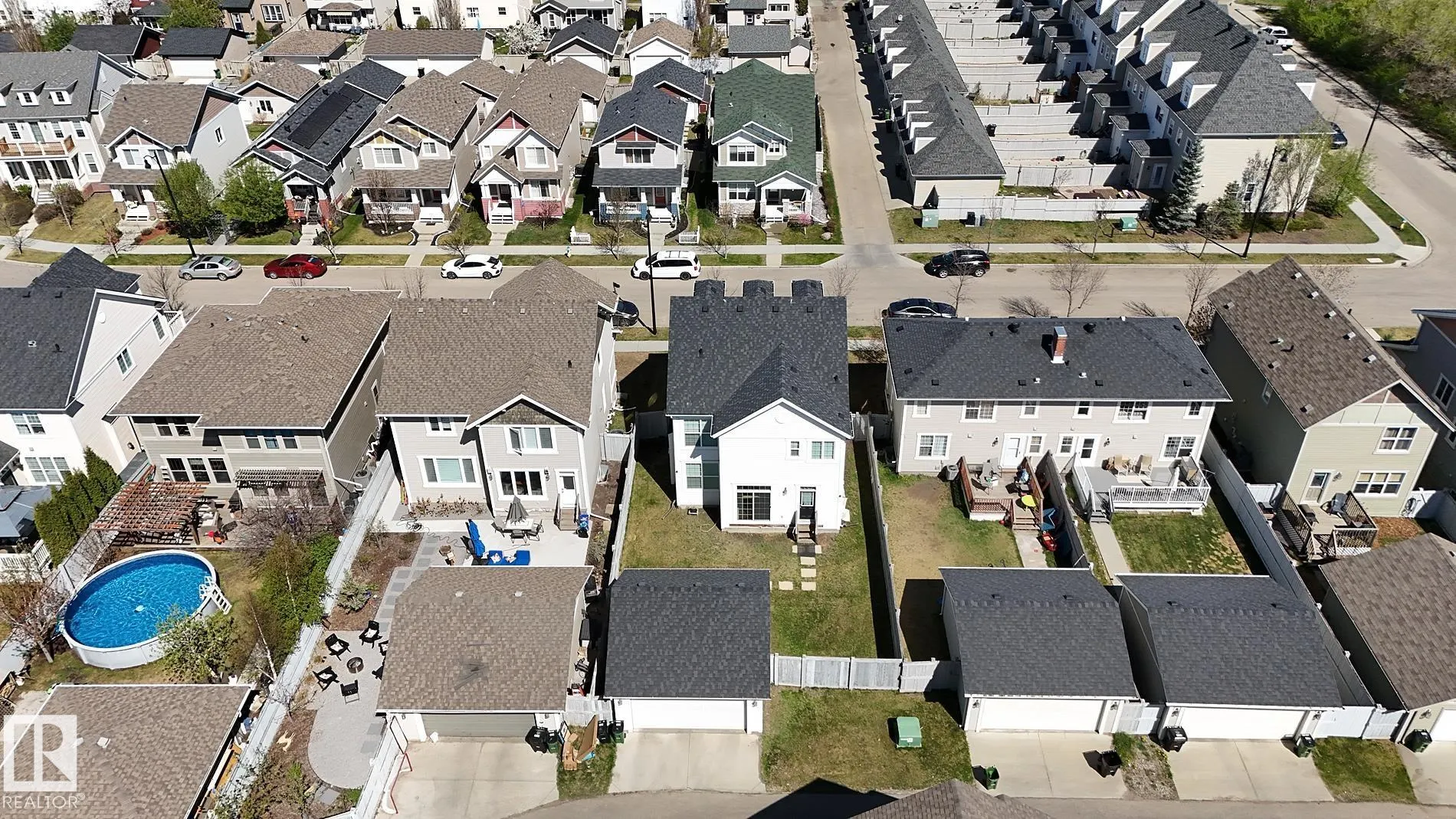 711 DECOTEAU Way