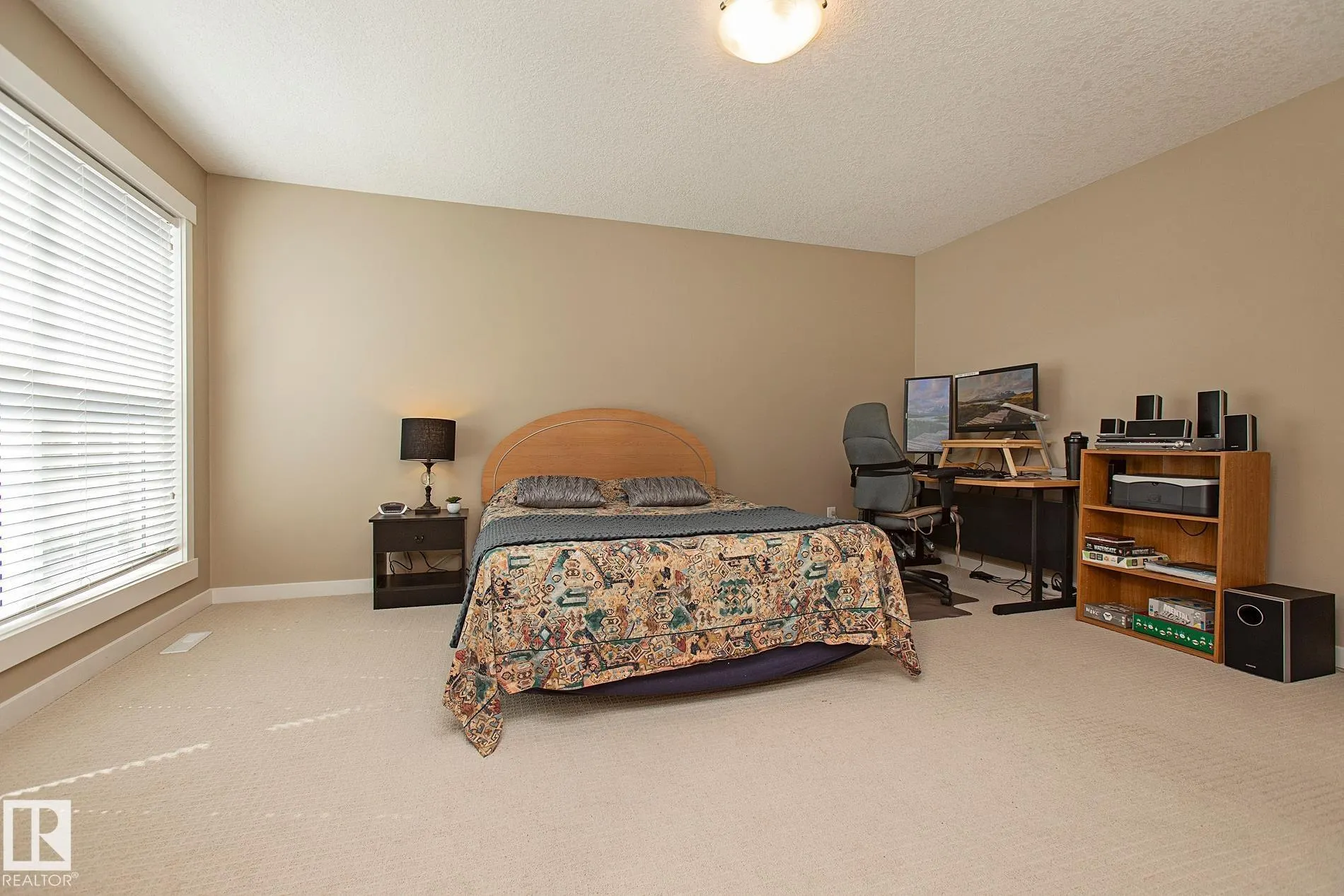 711 DECOTEAU Way