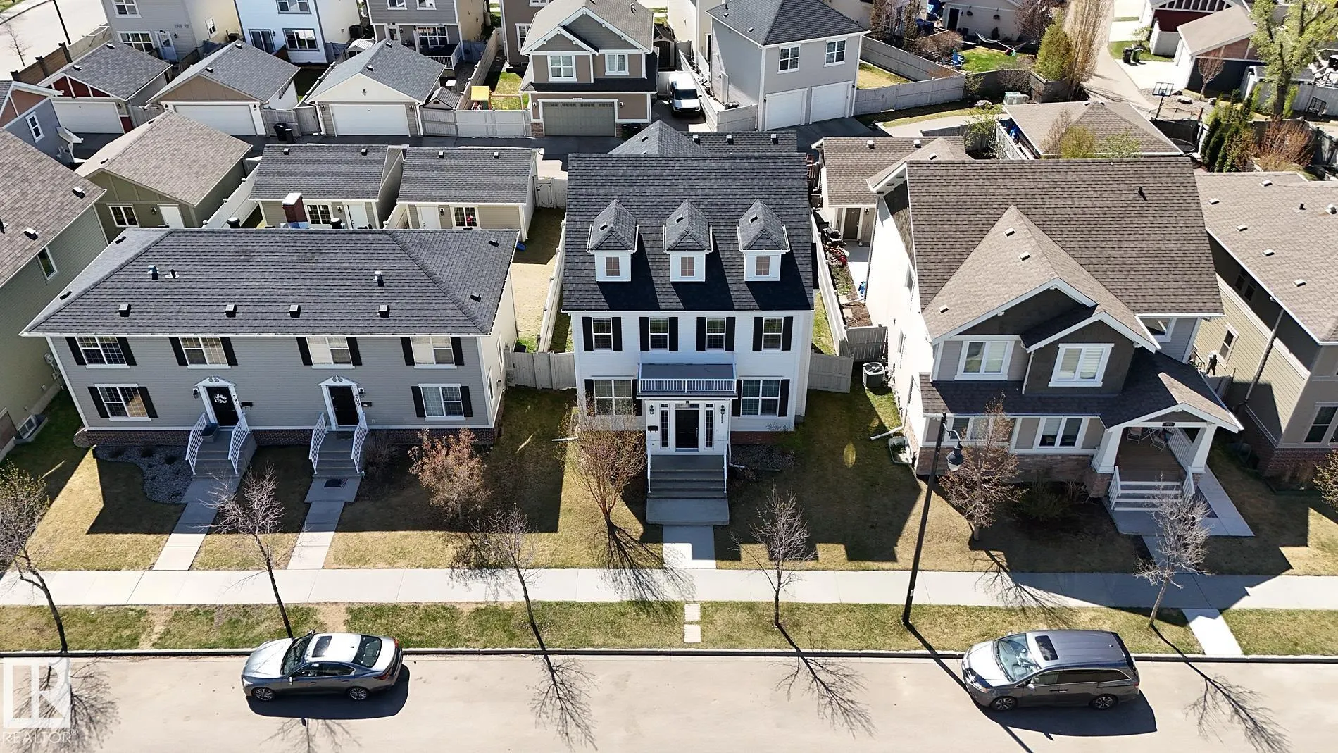 711 DECOTEAU Way