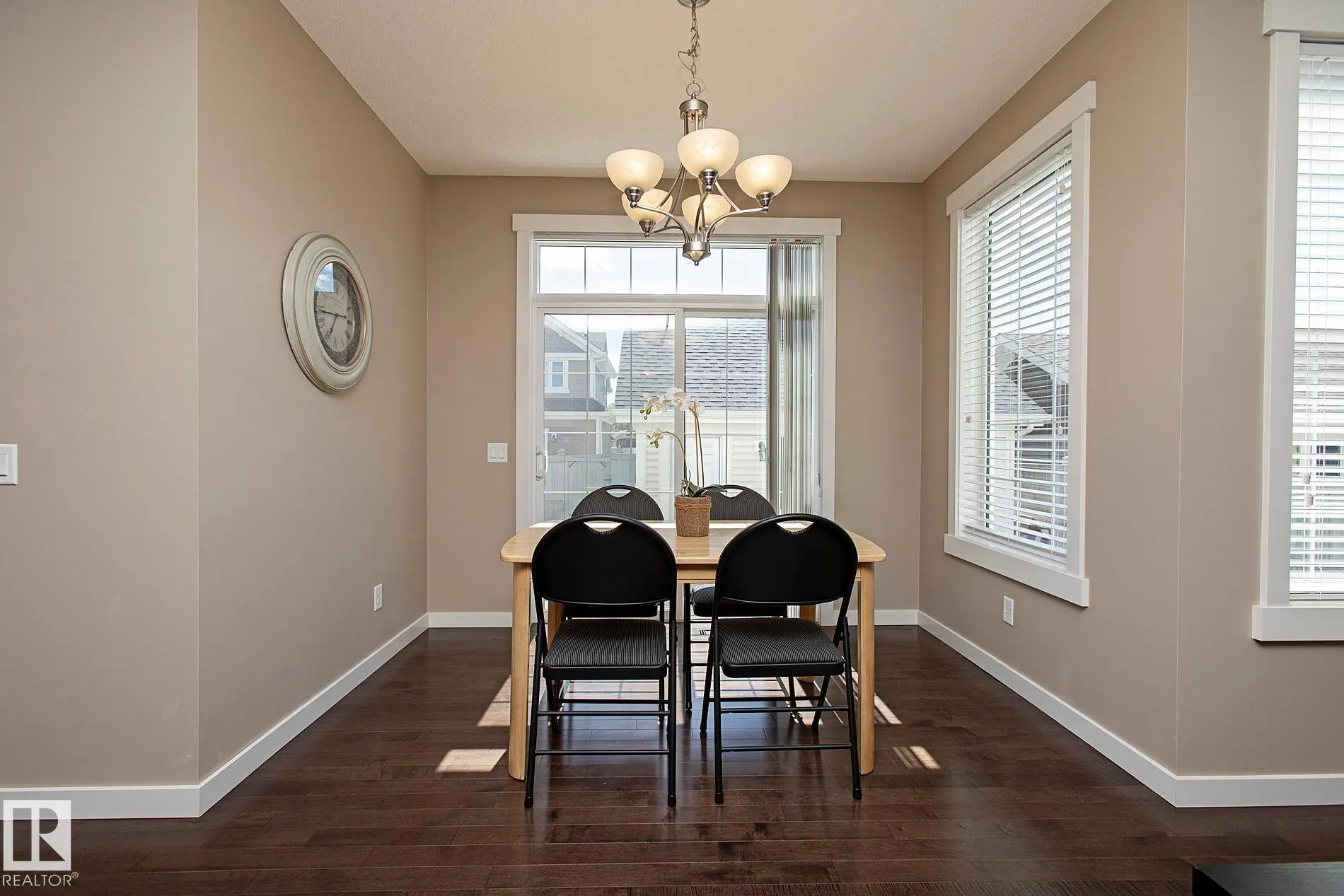 711 DECOTEAU Way