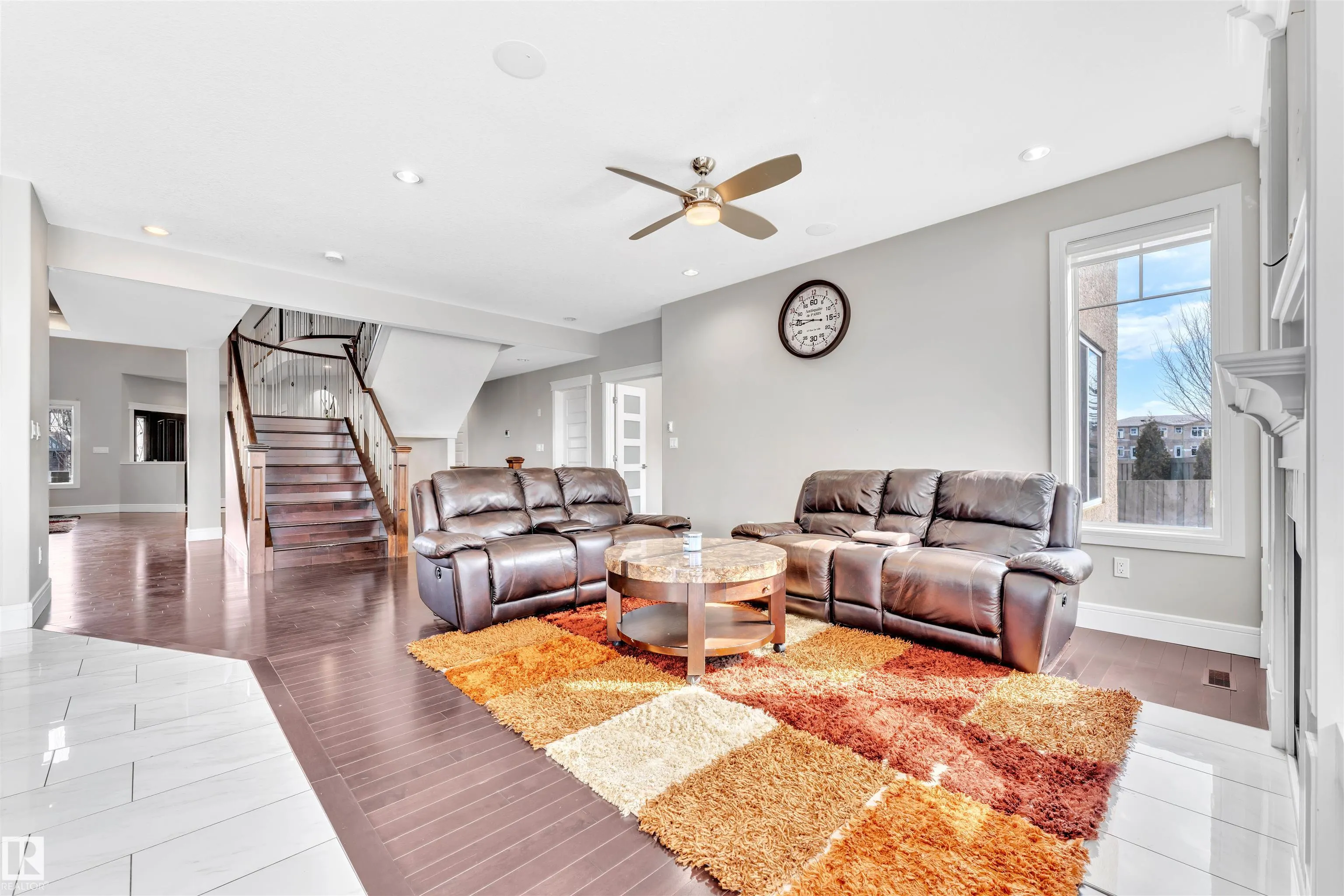 3948 CLAXTON Loop