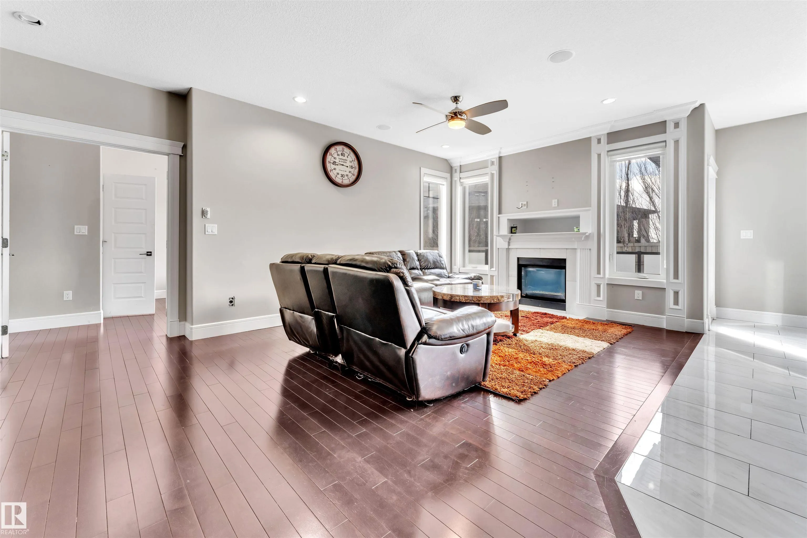 3948 CLAXTON Loop