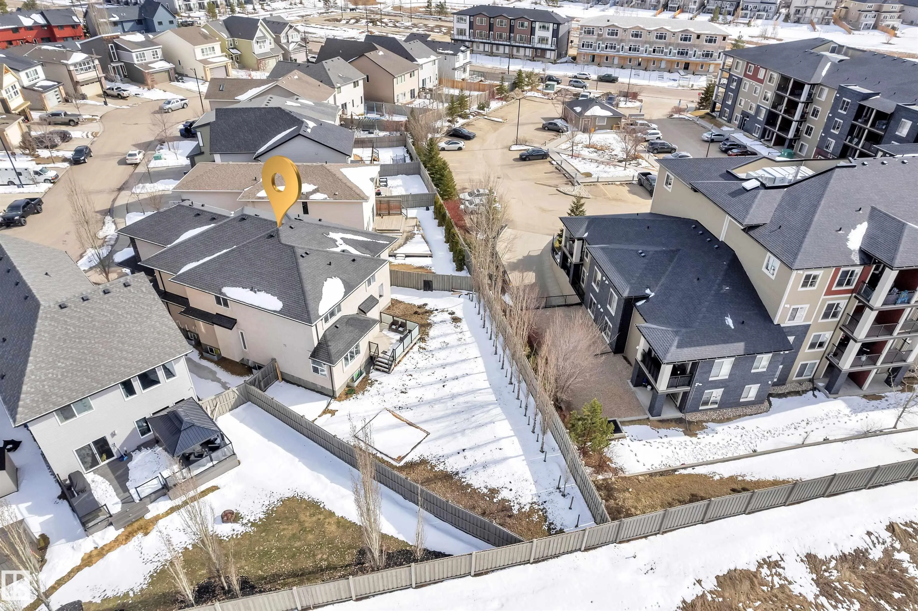 3948 CLAXTON Loop