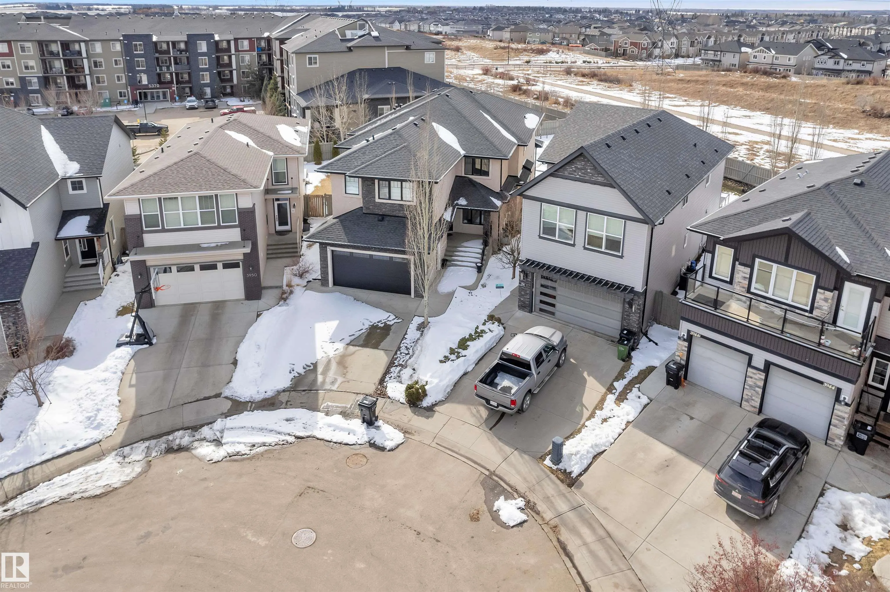 3948 CLAXTON Loop