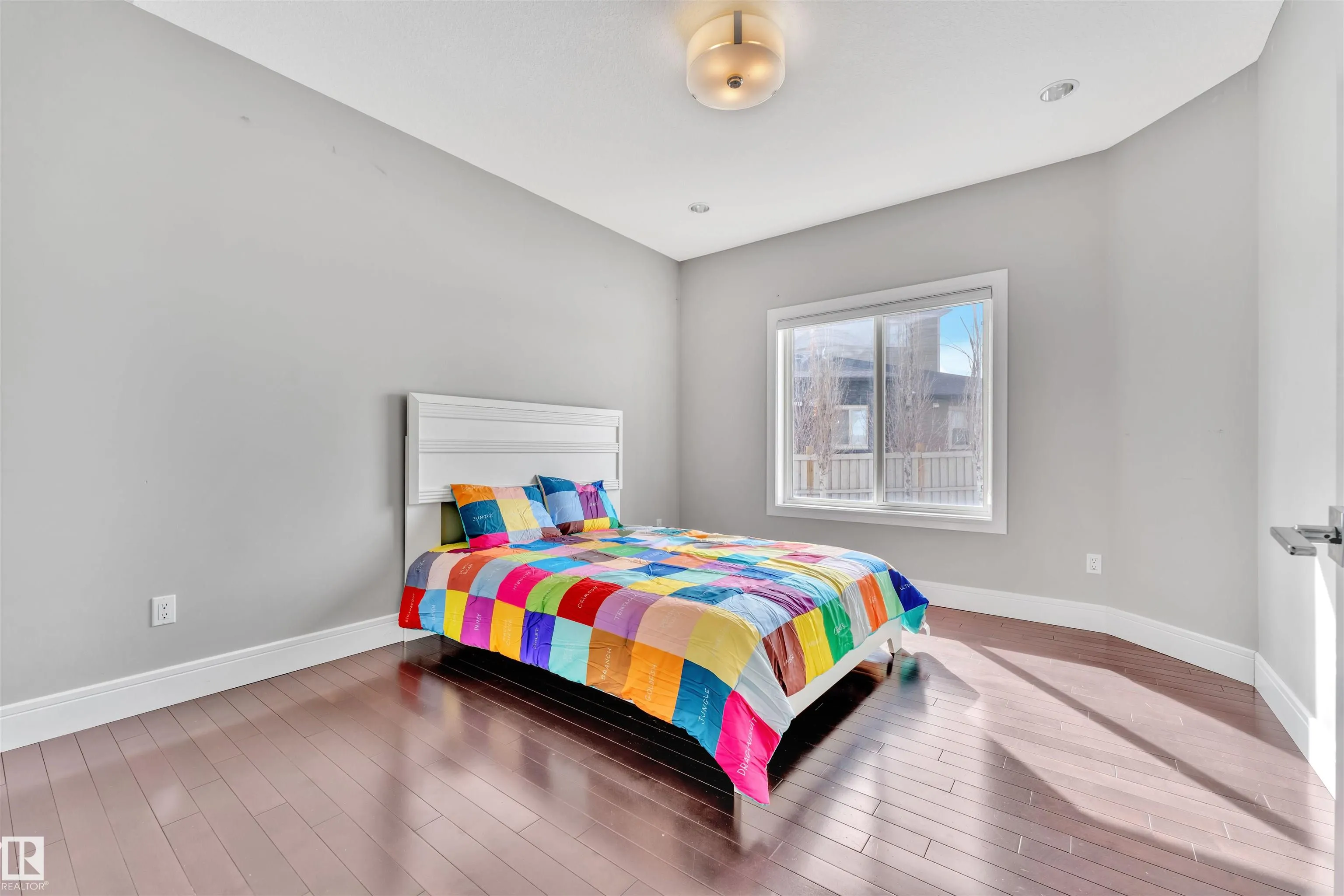 3948 CLAXTON Loop