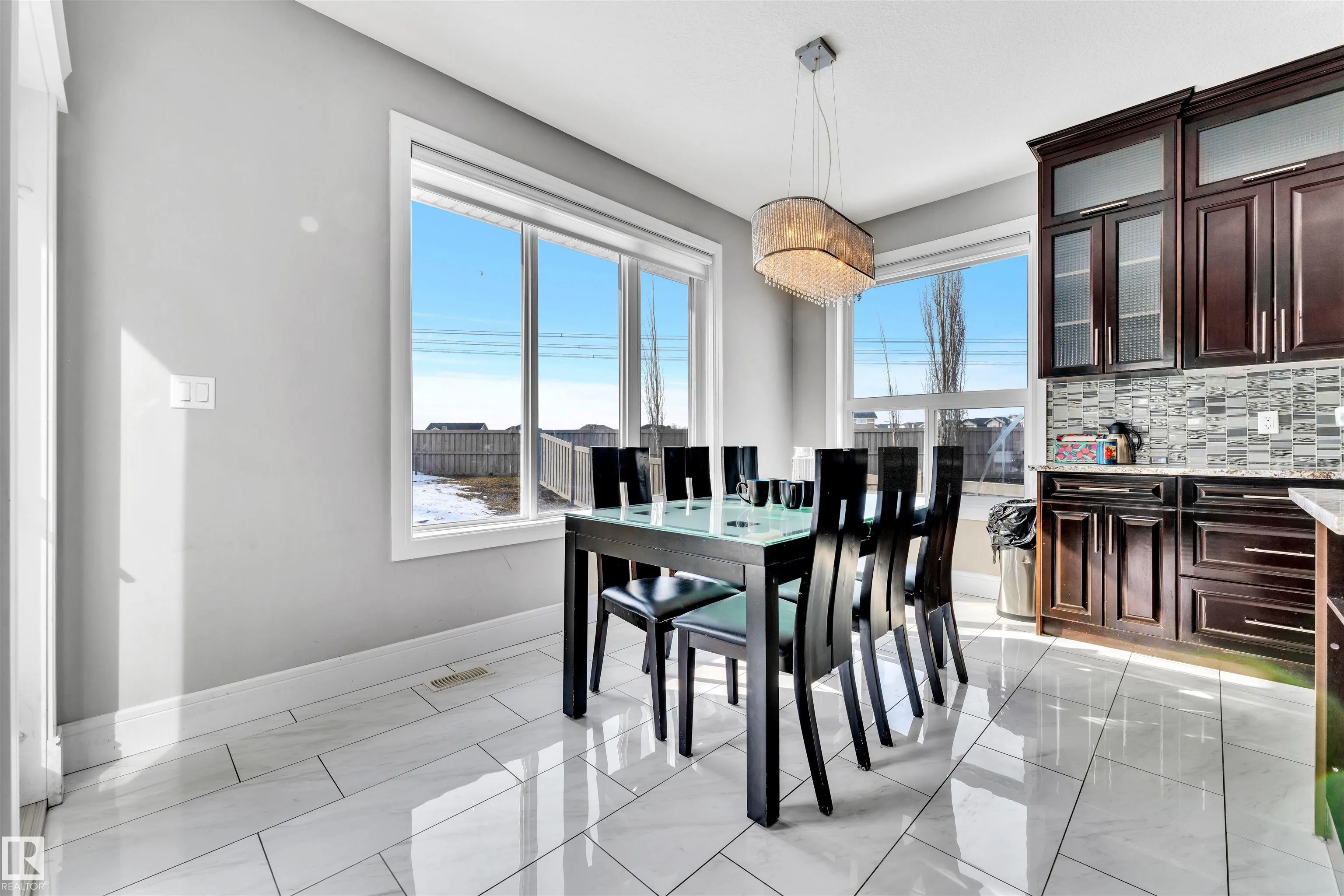 3948 CLAXTON Loop