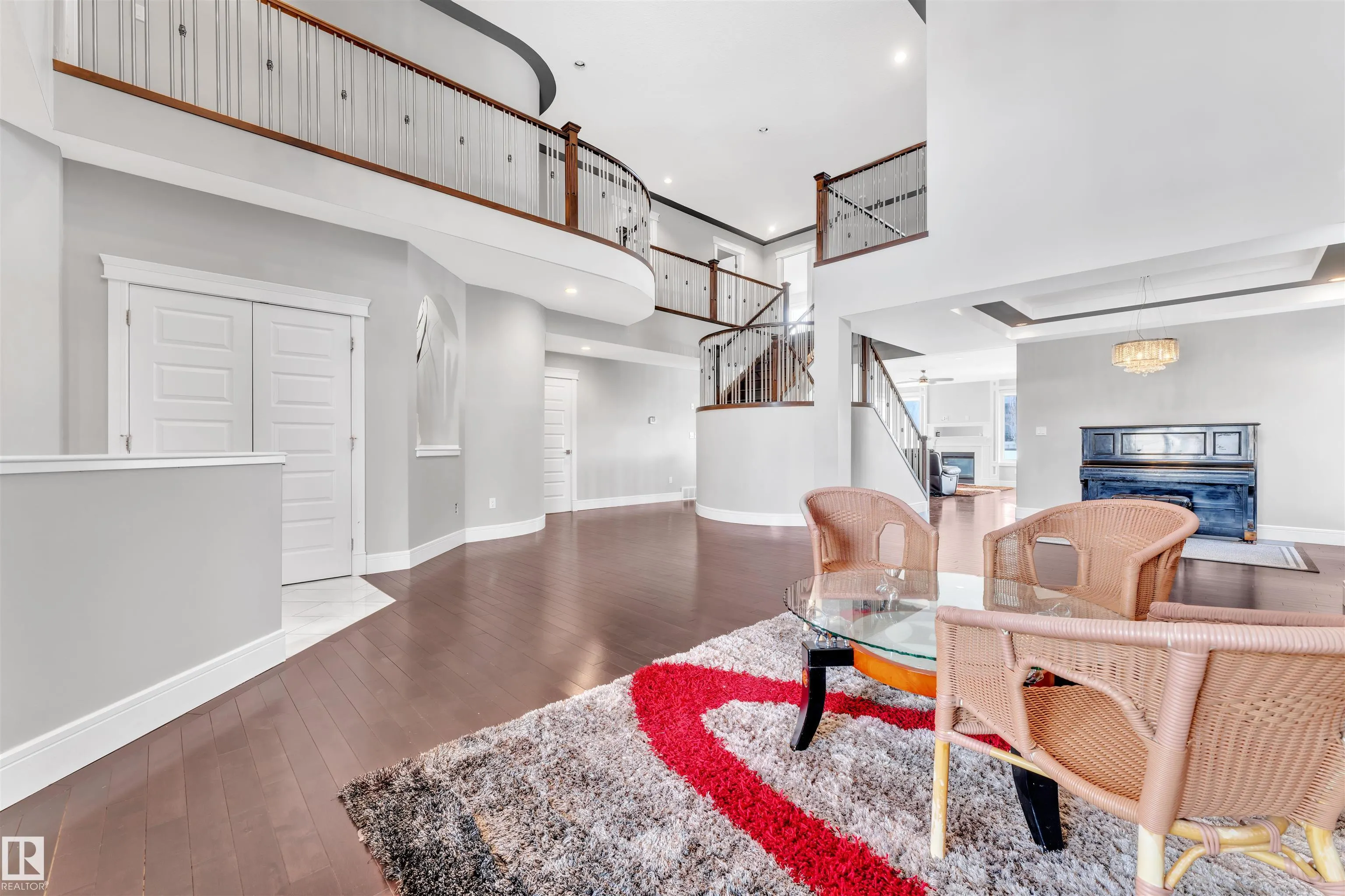 3948 CLAXTON Loop