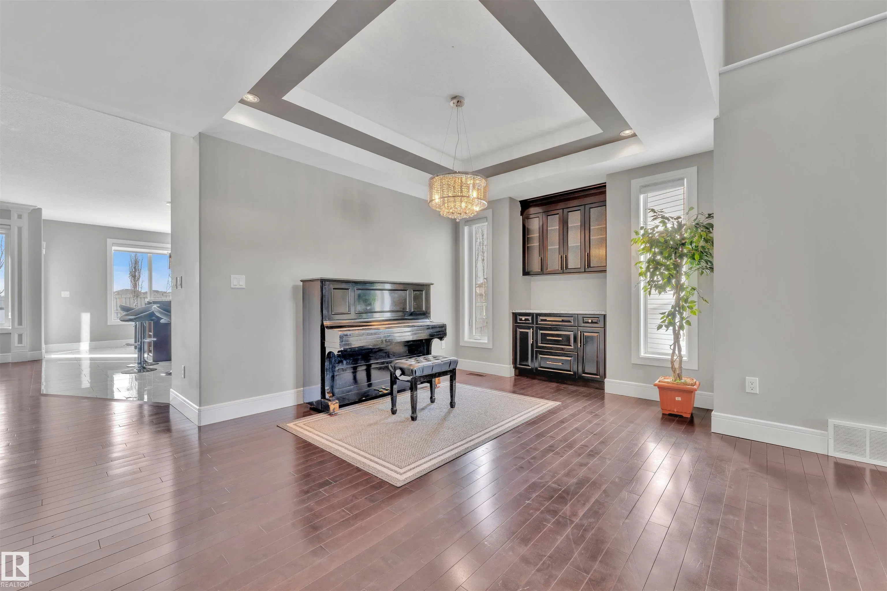3948 CLAXTON Loop