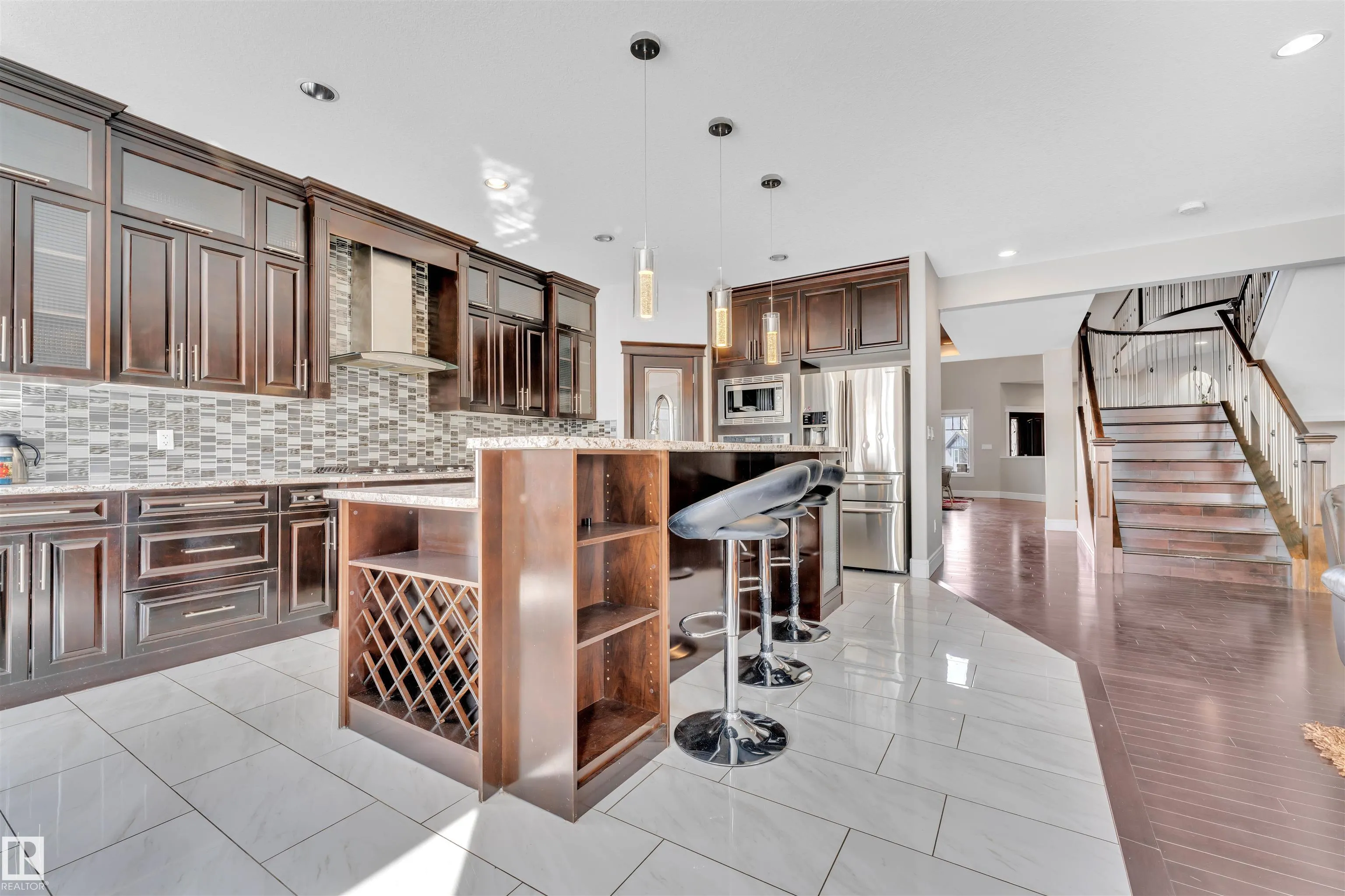 3948 CLAXTON Loop