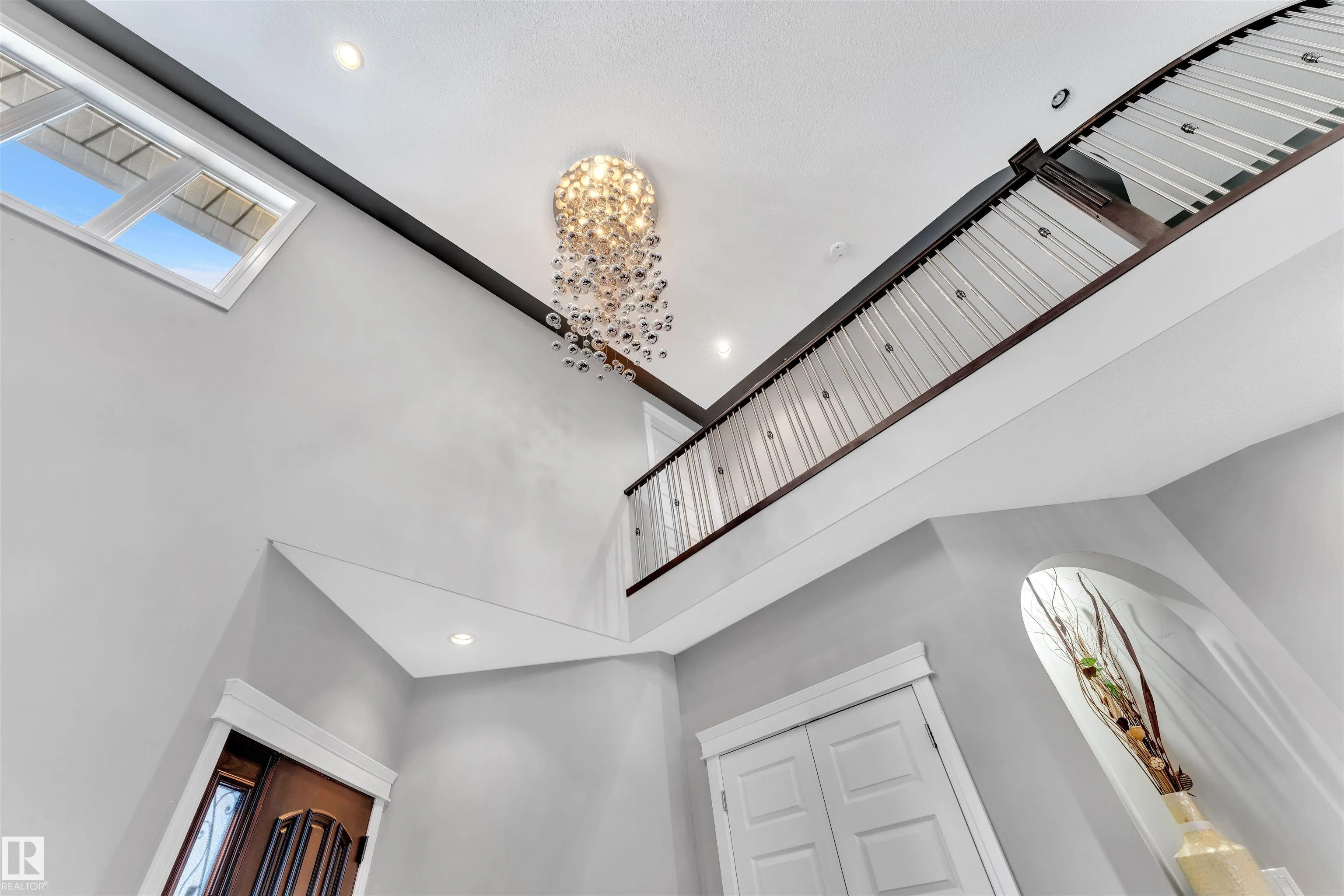 3948 CLAXTON Loop