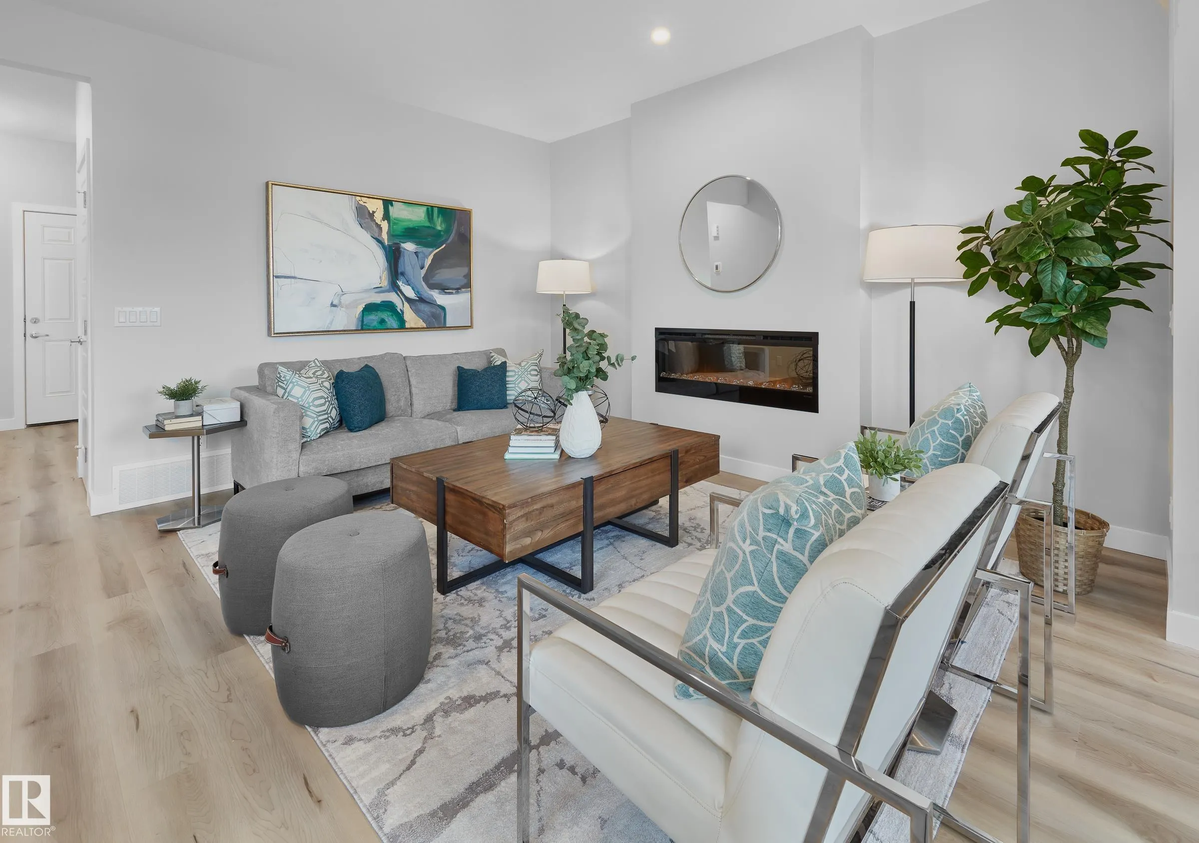 1218 CRISTALL Way
