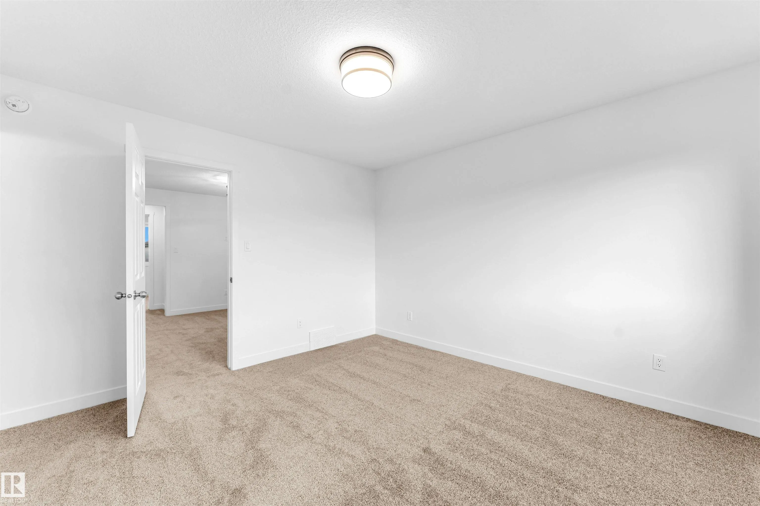 1216 13 Ave
