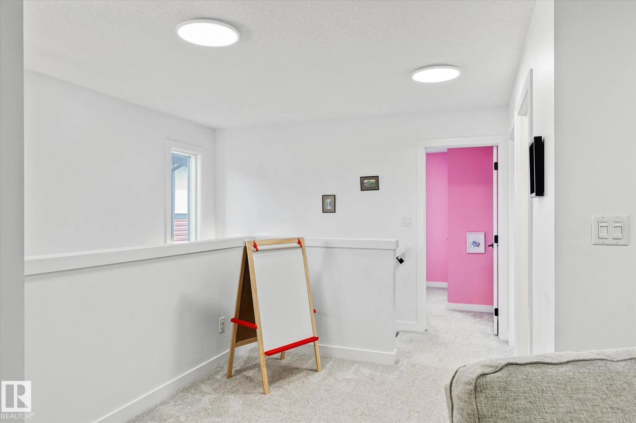 531 KLEINS Crescent