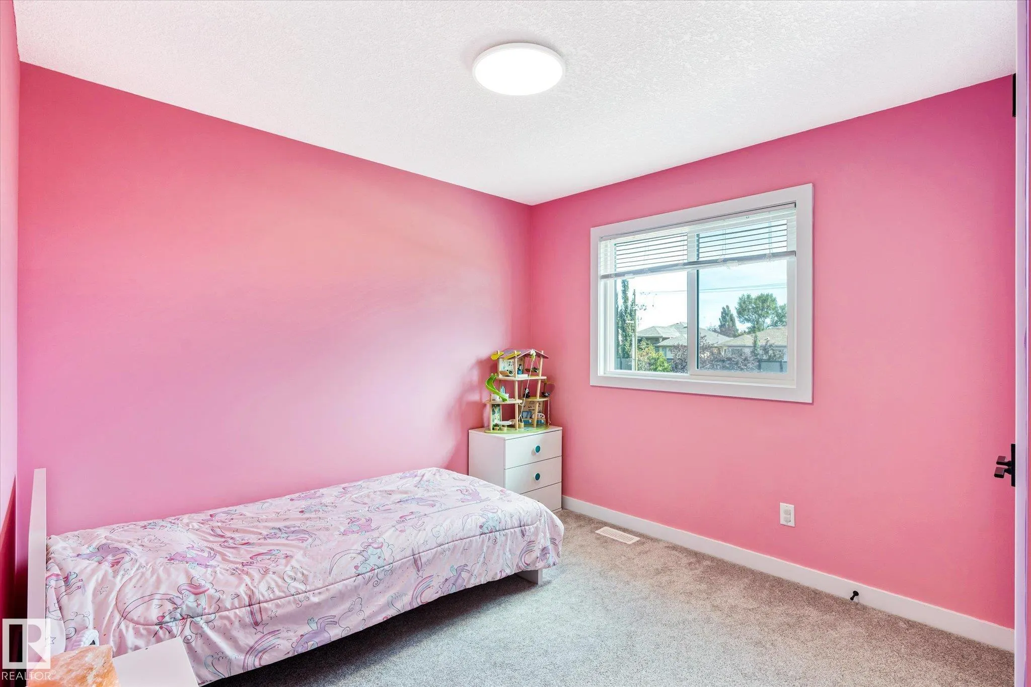 531 KLEINS Crescent