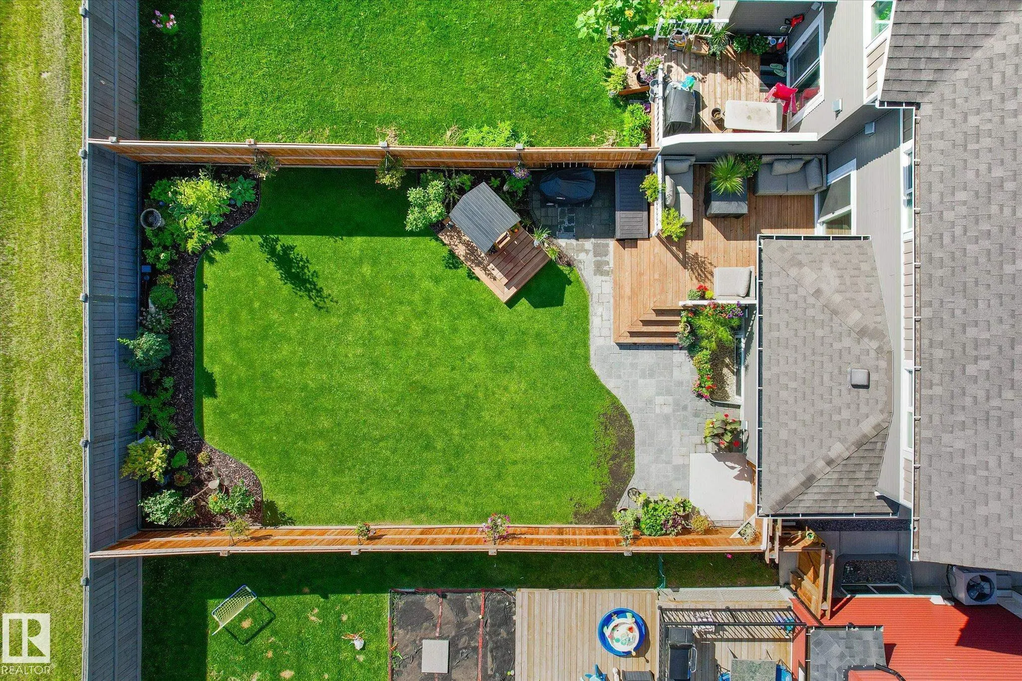 531 KLEINS Crescent