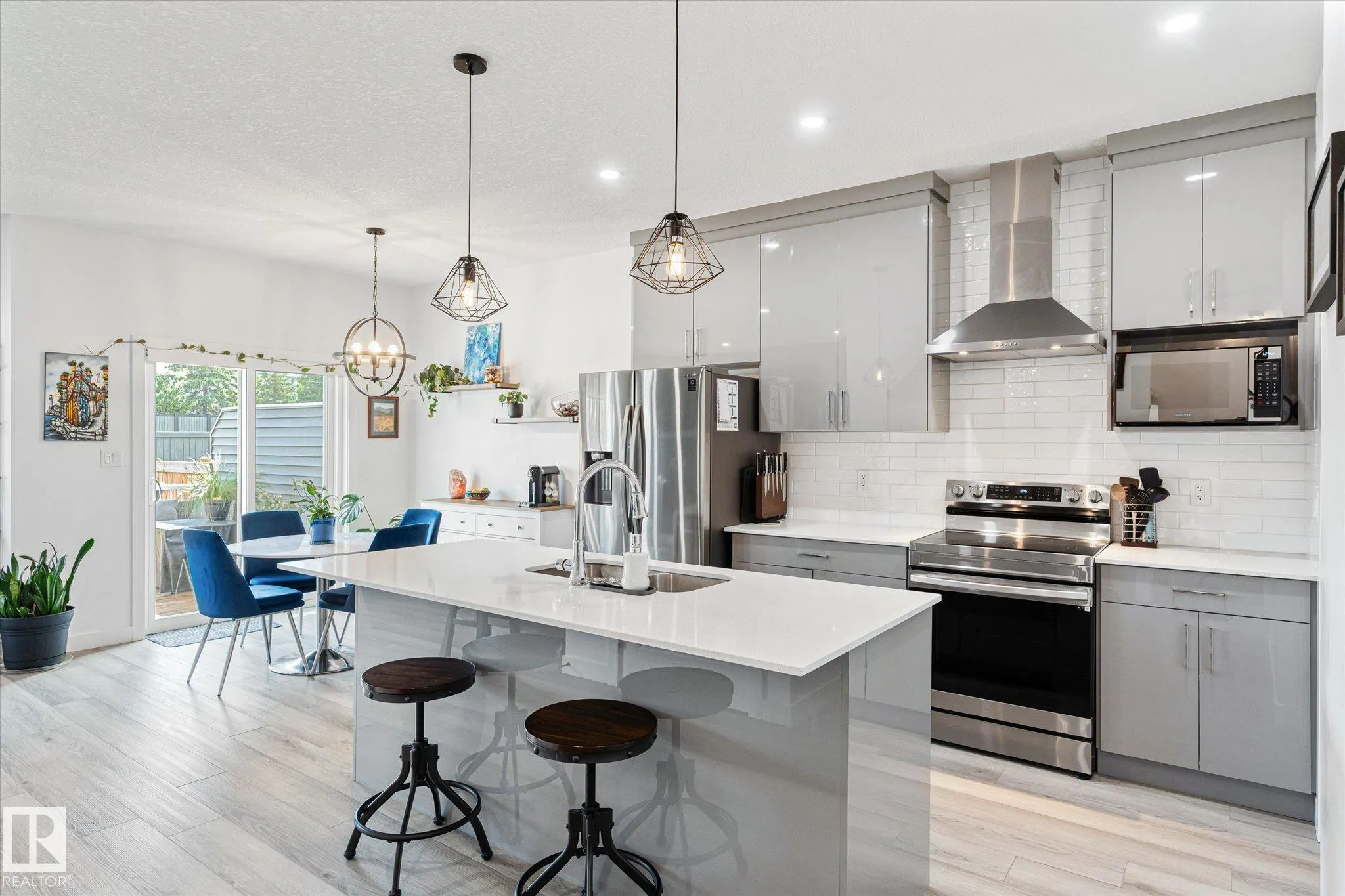 531 KLEINS Crescent
