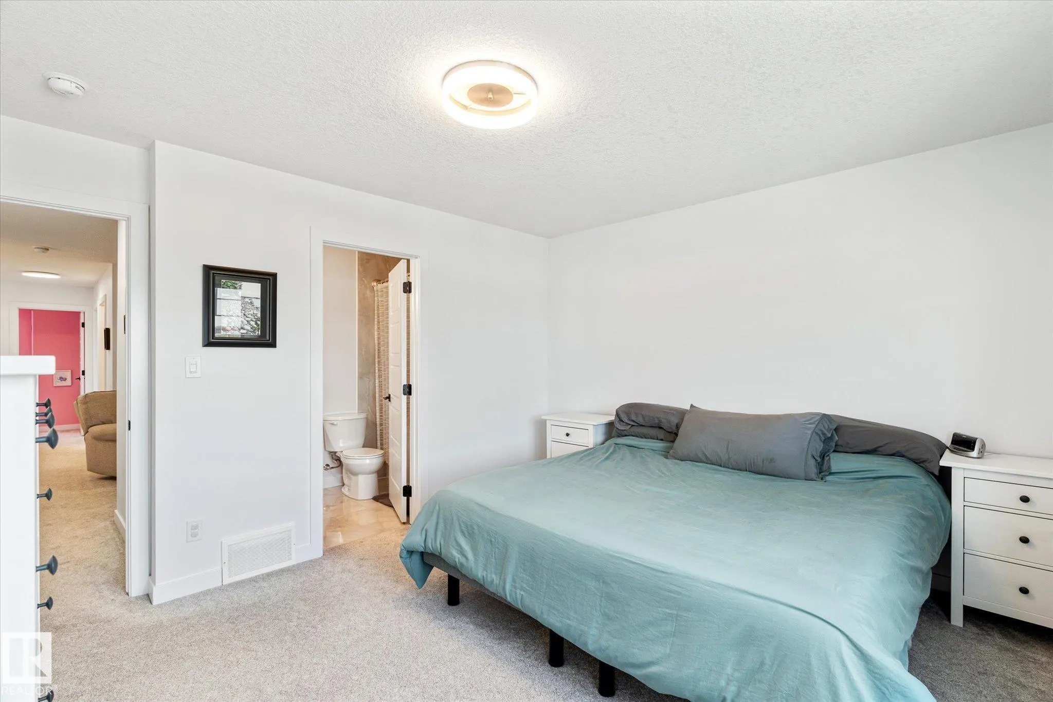 531 KLEINS Crescent