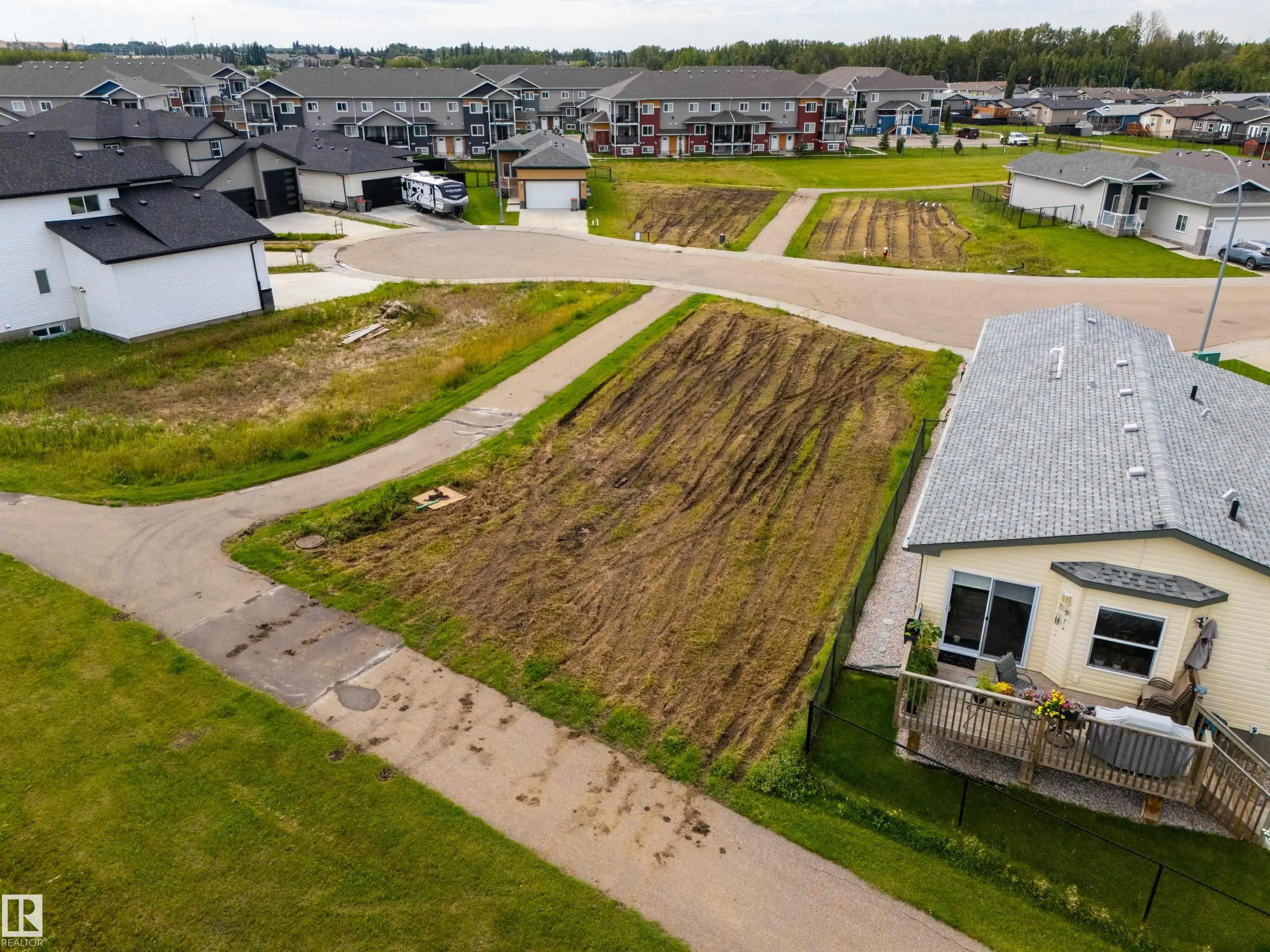 30 SUN MEADOWS Close