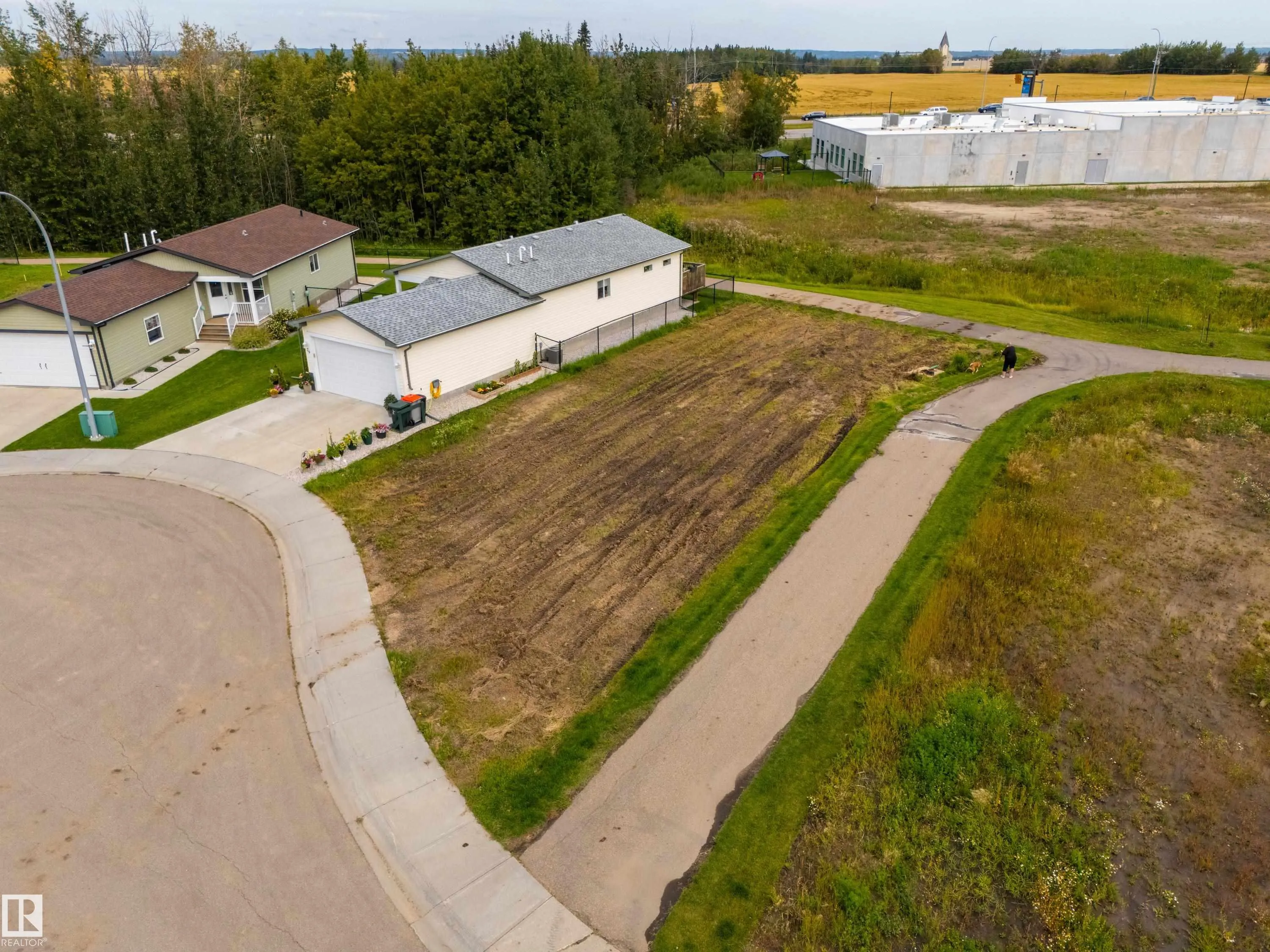 30 SUN MEADOWS Close