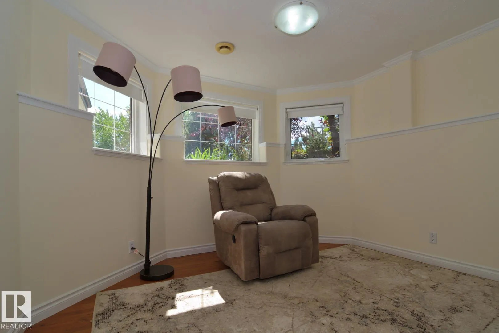 60 LAURALCREST Place