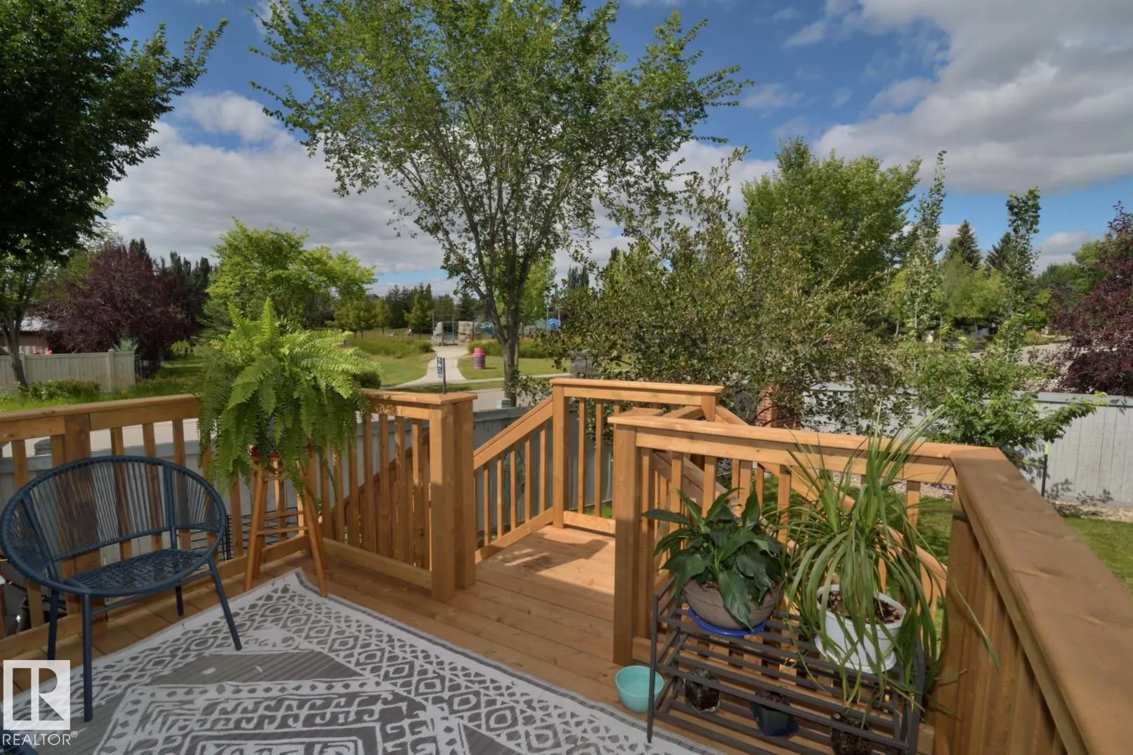 60 LAURALCREST Place