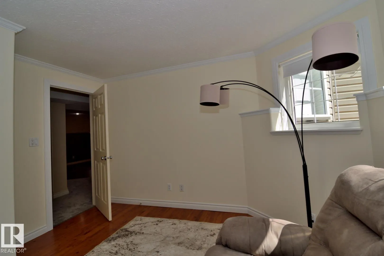60 LAURALCREST Place