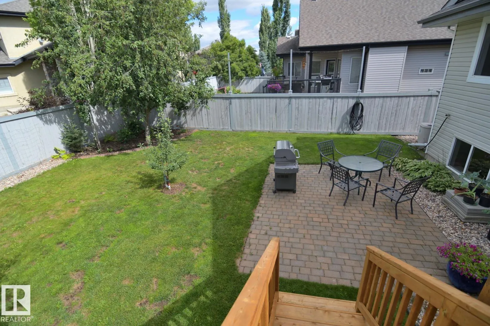 60 LAURALCREST Place