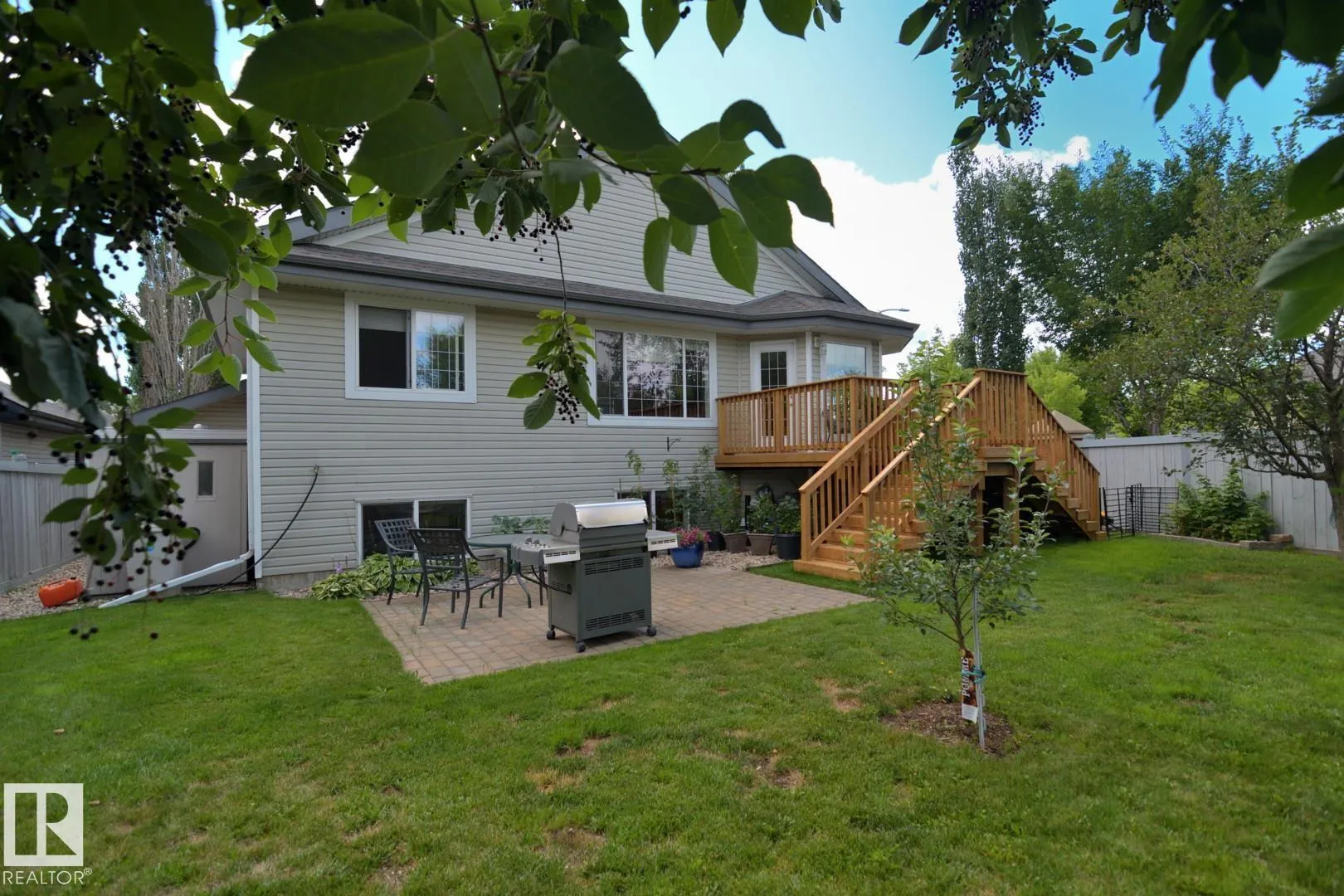 60 LAURALCREST Place