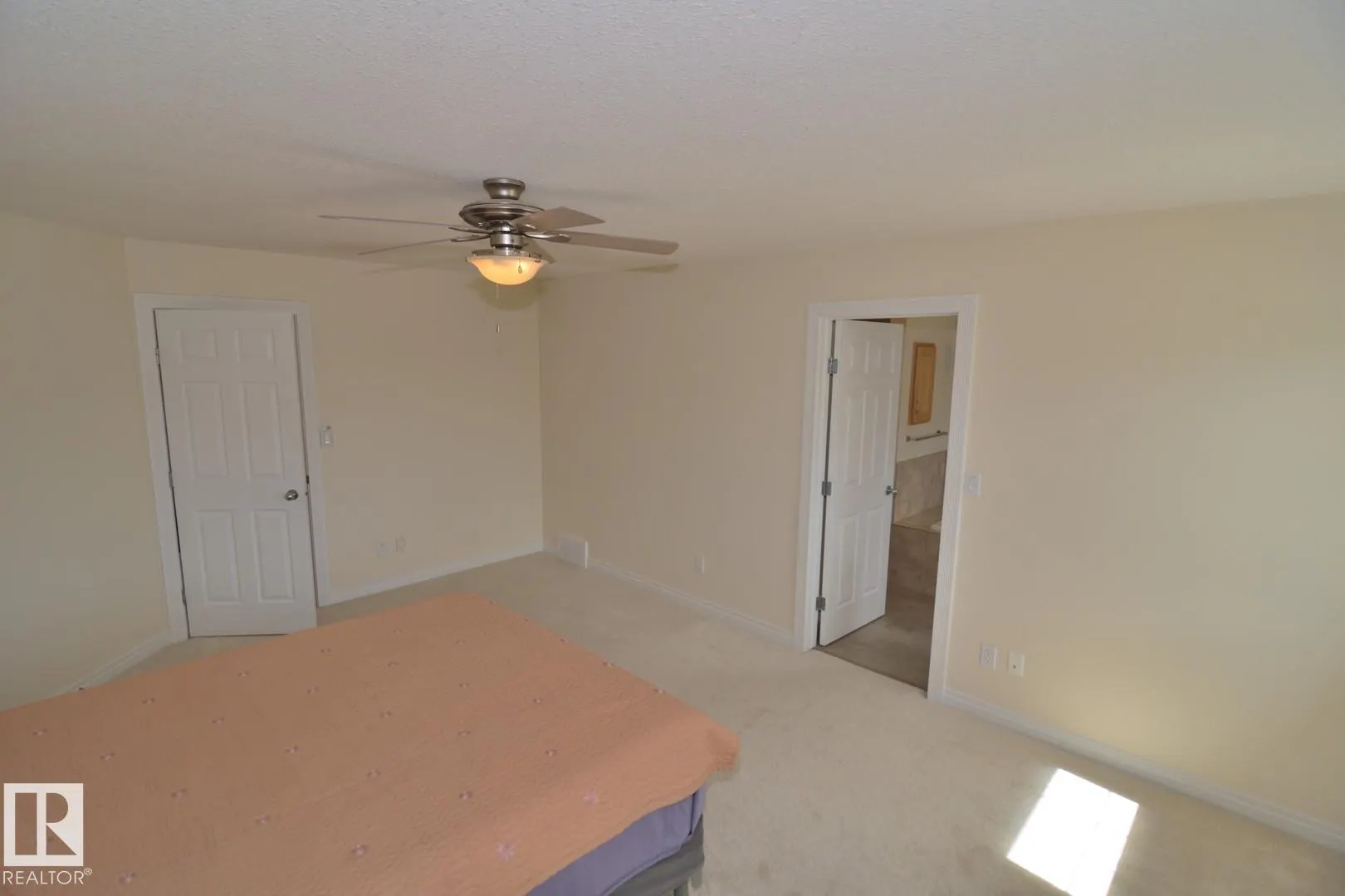 60 LAURALCREST Place