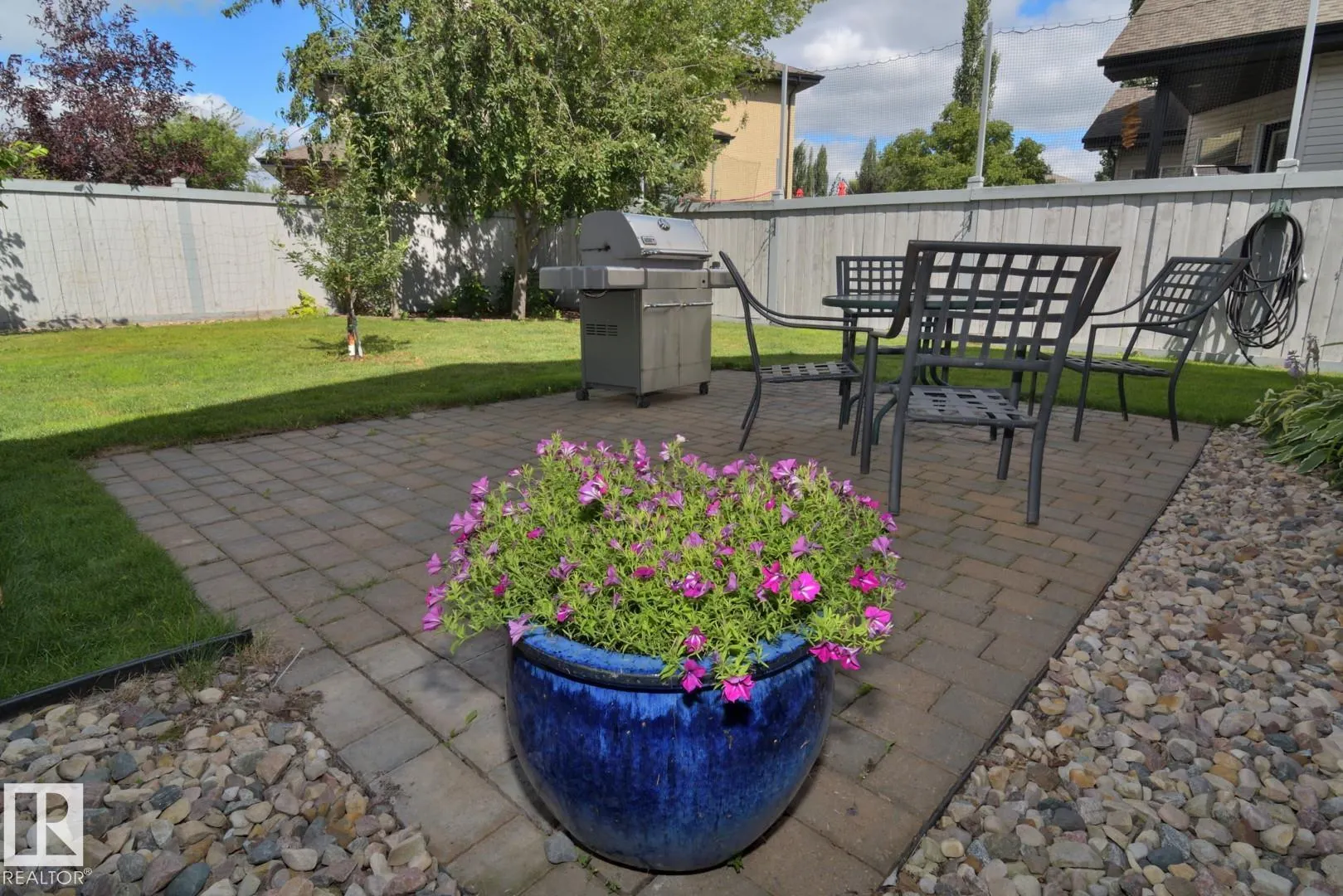 60 LAURALCREST Place