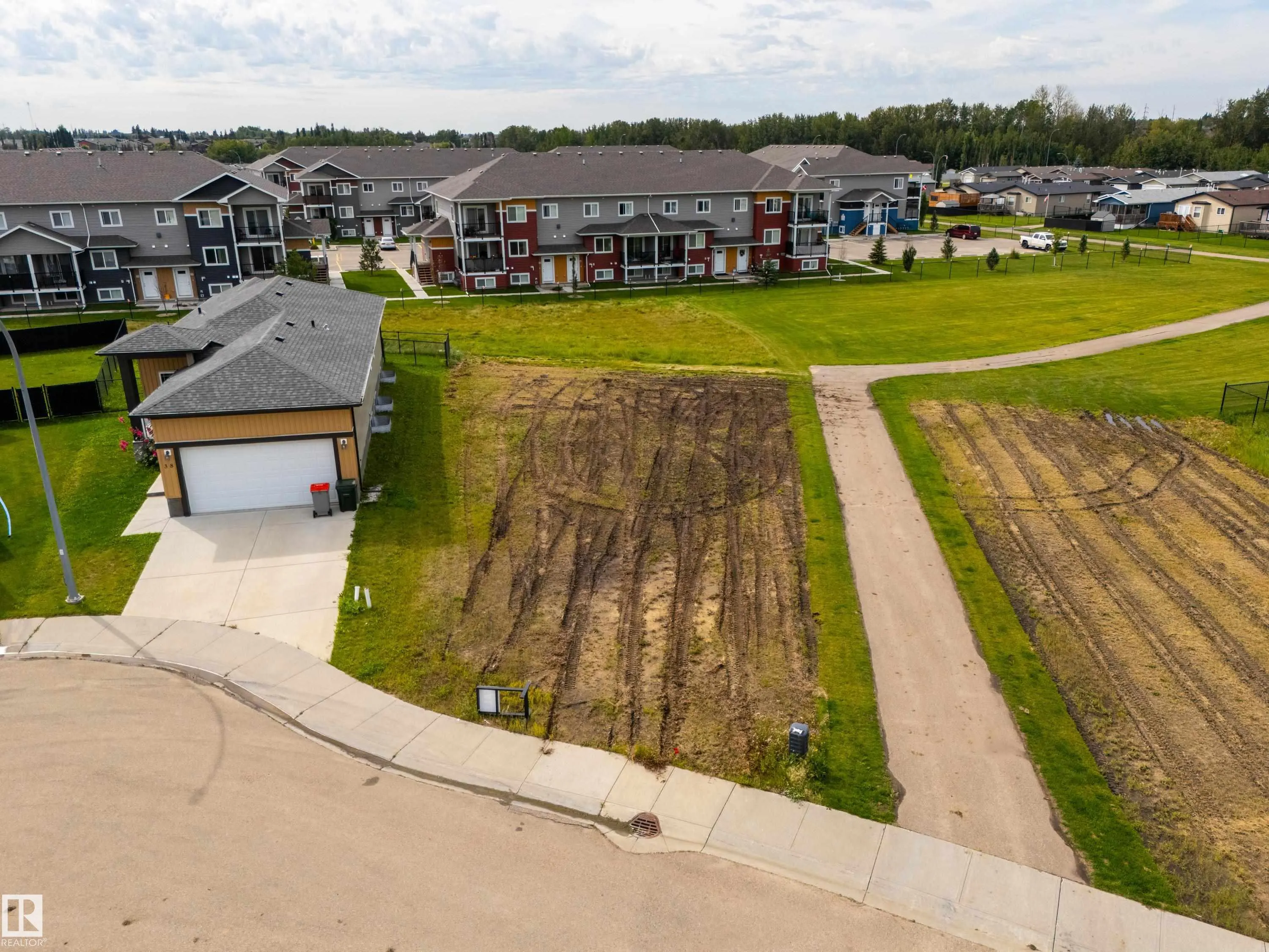 39 SUN MEADOWS Close