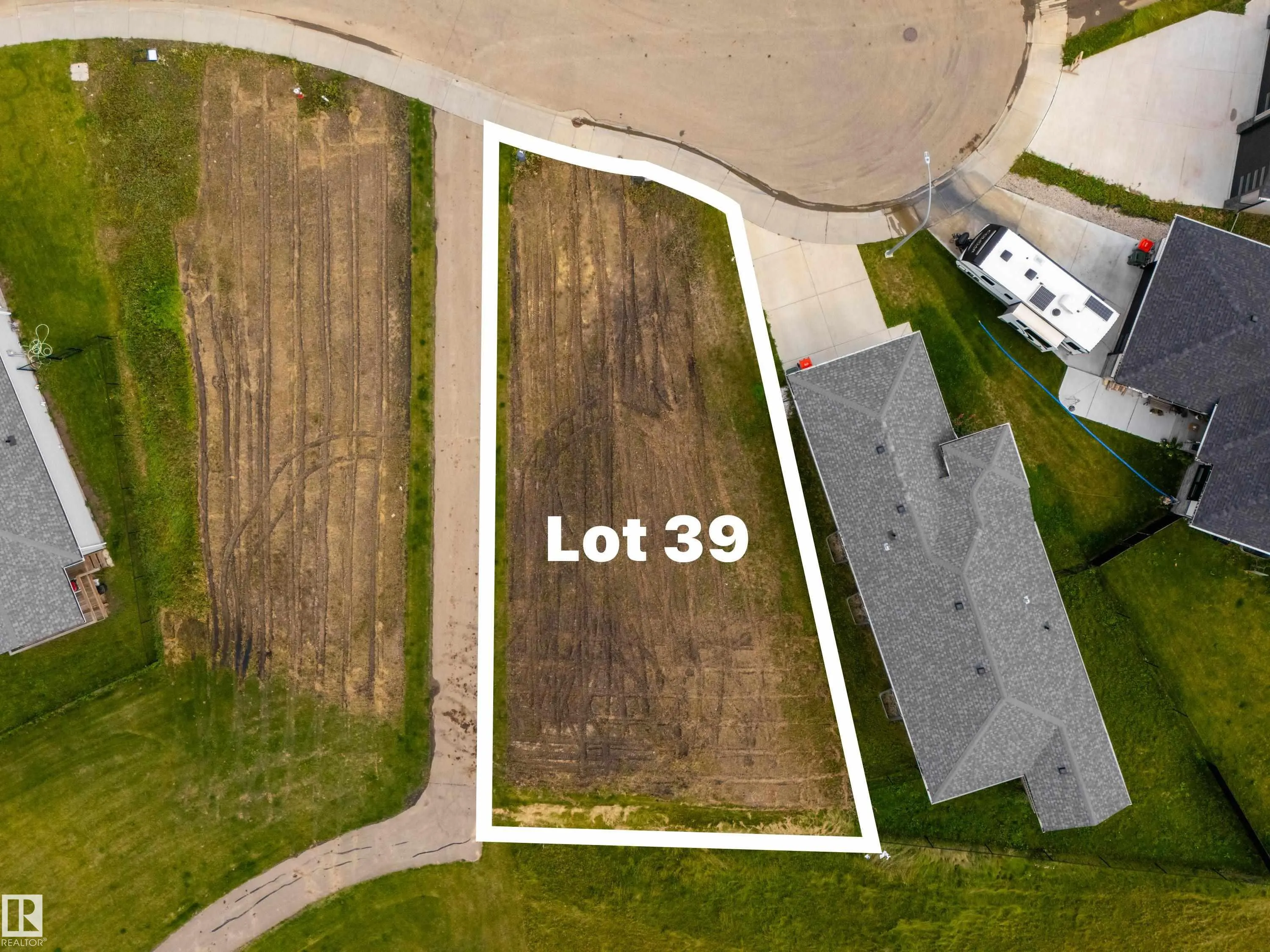 39 SUN MEADOWS Close