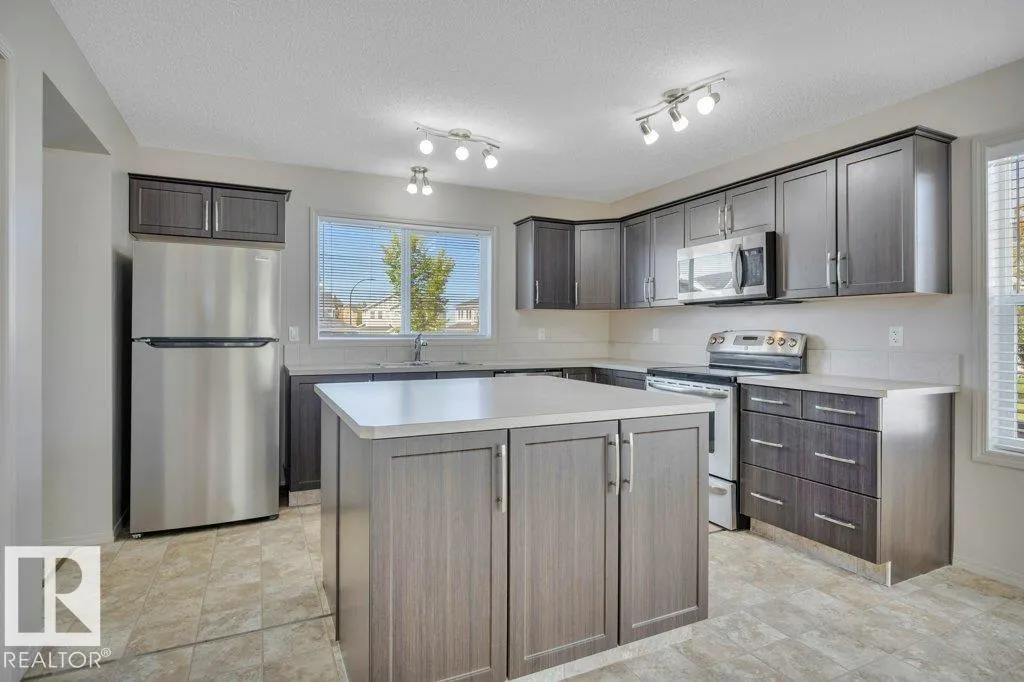 1 SIMMONDS Place