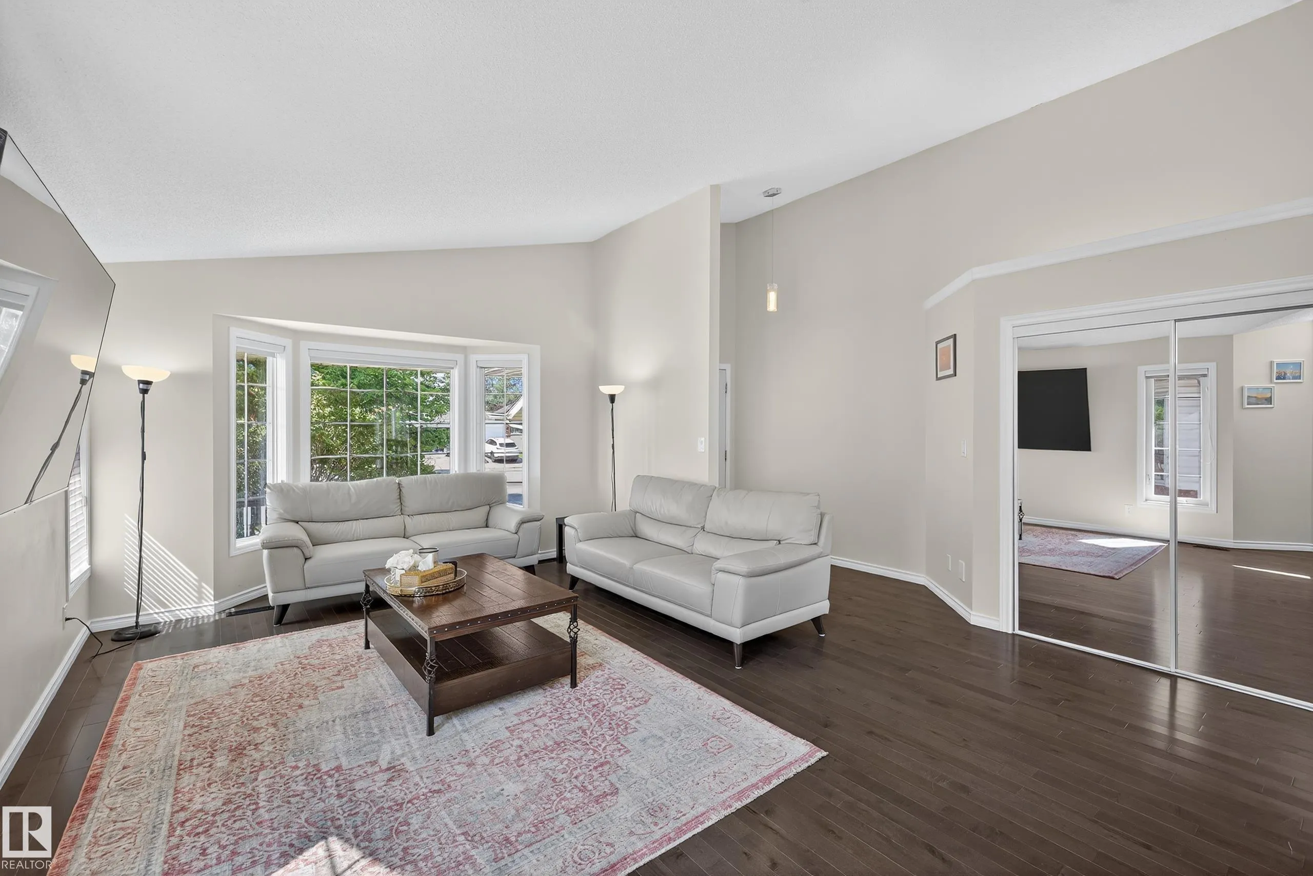 47 RIDGEMONT Way