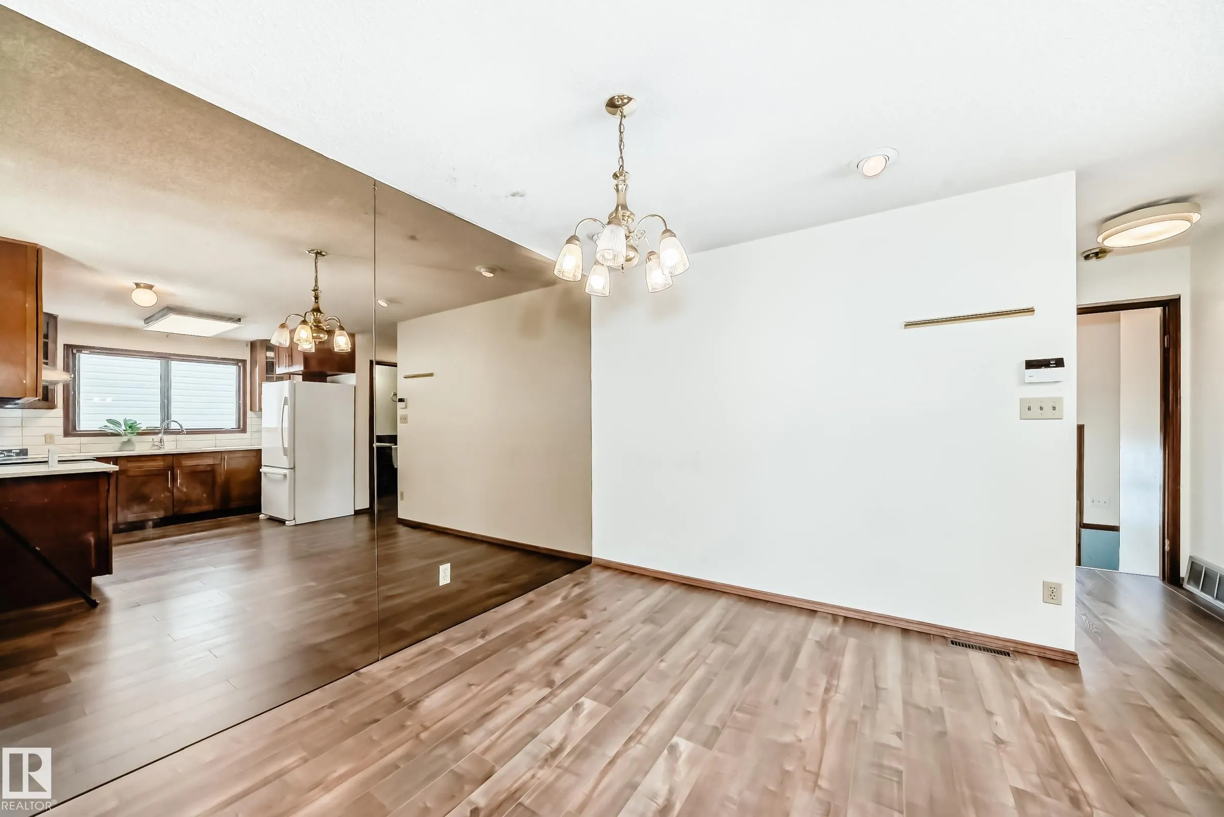 12247 12249 91 Street
