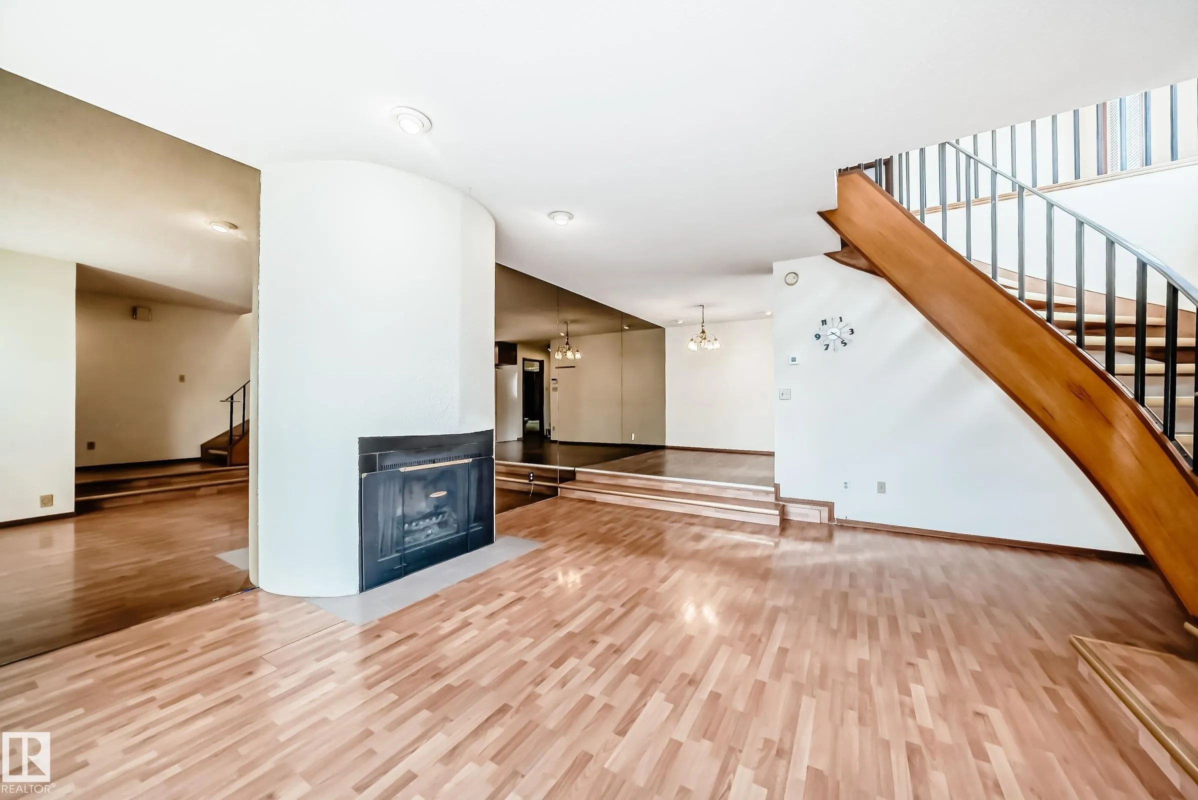 12247 12249 91 Street